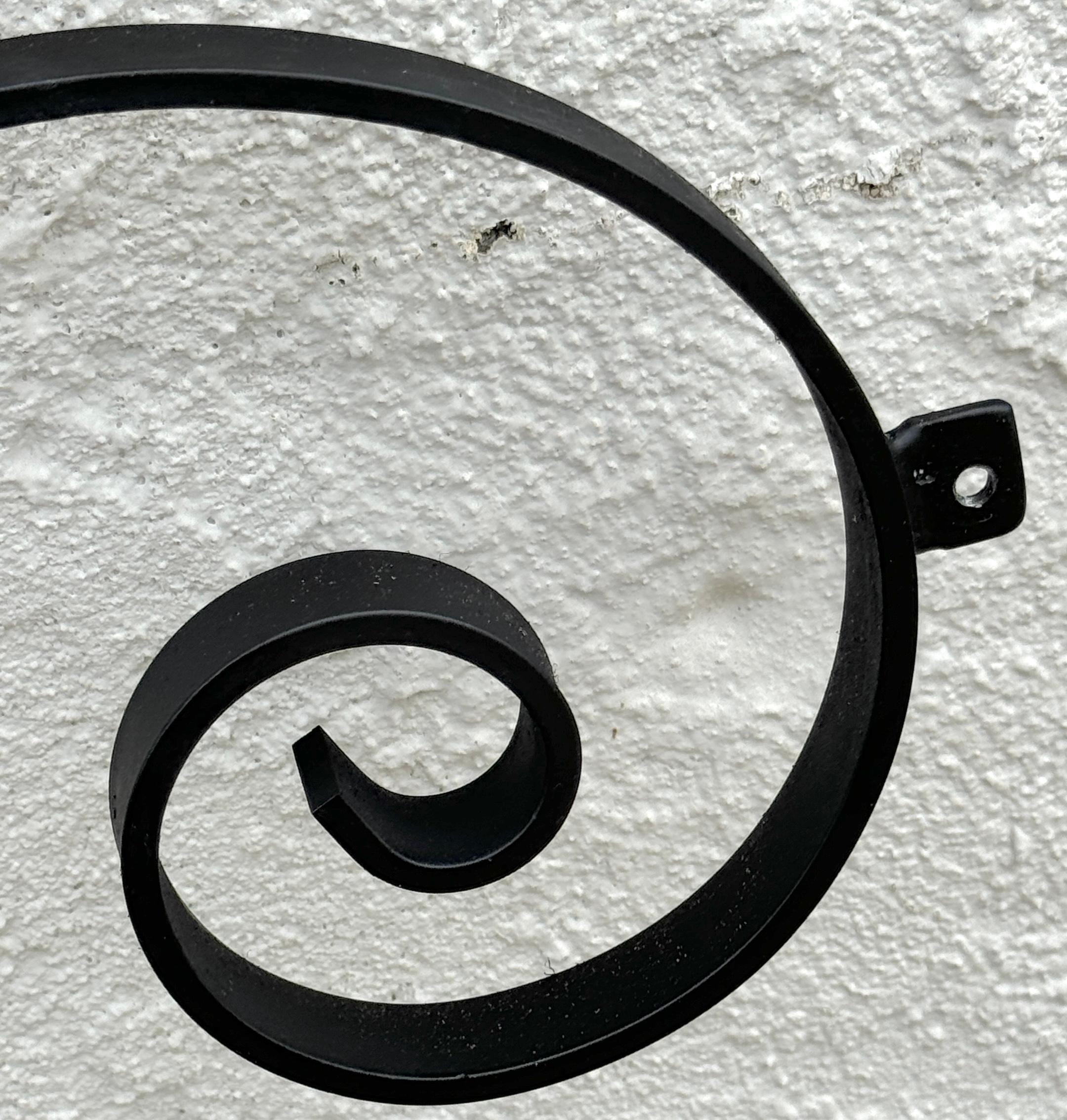 Hollywood Regency Wrought Iron Lady Golfer Exterior/Interior Wall Sculpture In Good Condition For Sale In West Palm Beach, FL