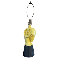 Hollywood Regency-Tischlampe mit gelbem Widderkopf aus Keramik