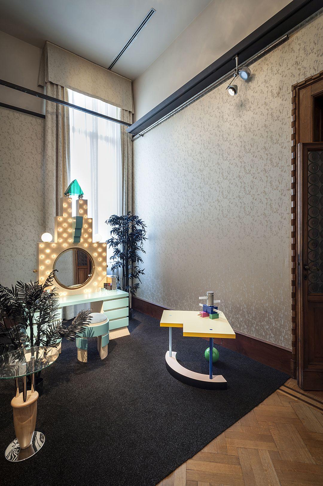 Table d'appoint Hollywood par Memphis, Peter Shire Neuf - En vente à Beverly Hills, CA