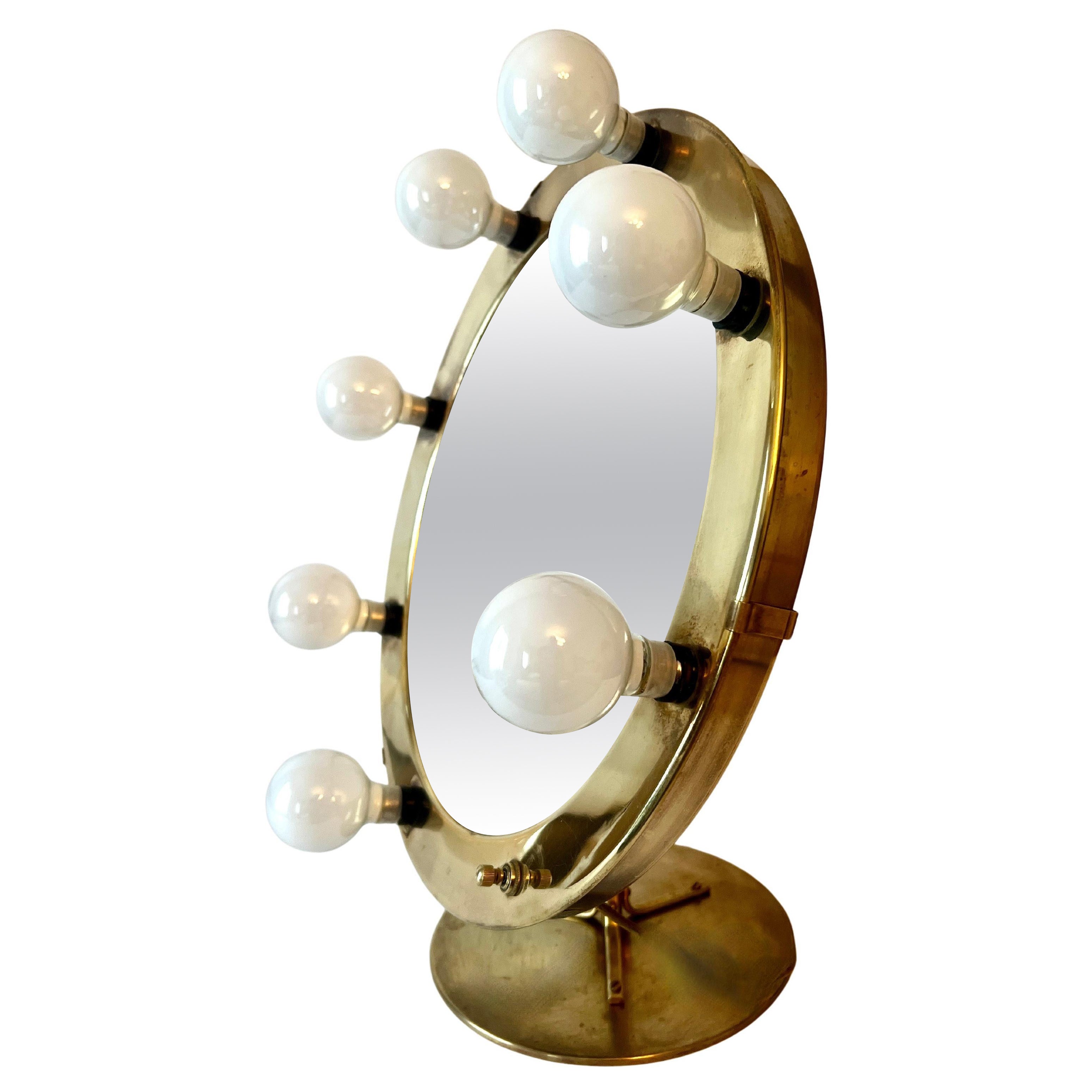 Miroir de maquillage grossissant en laiton de style hollywoodien en vente