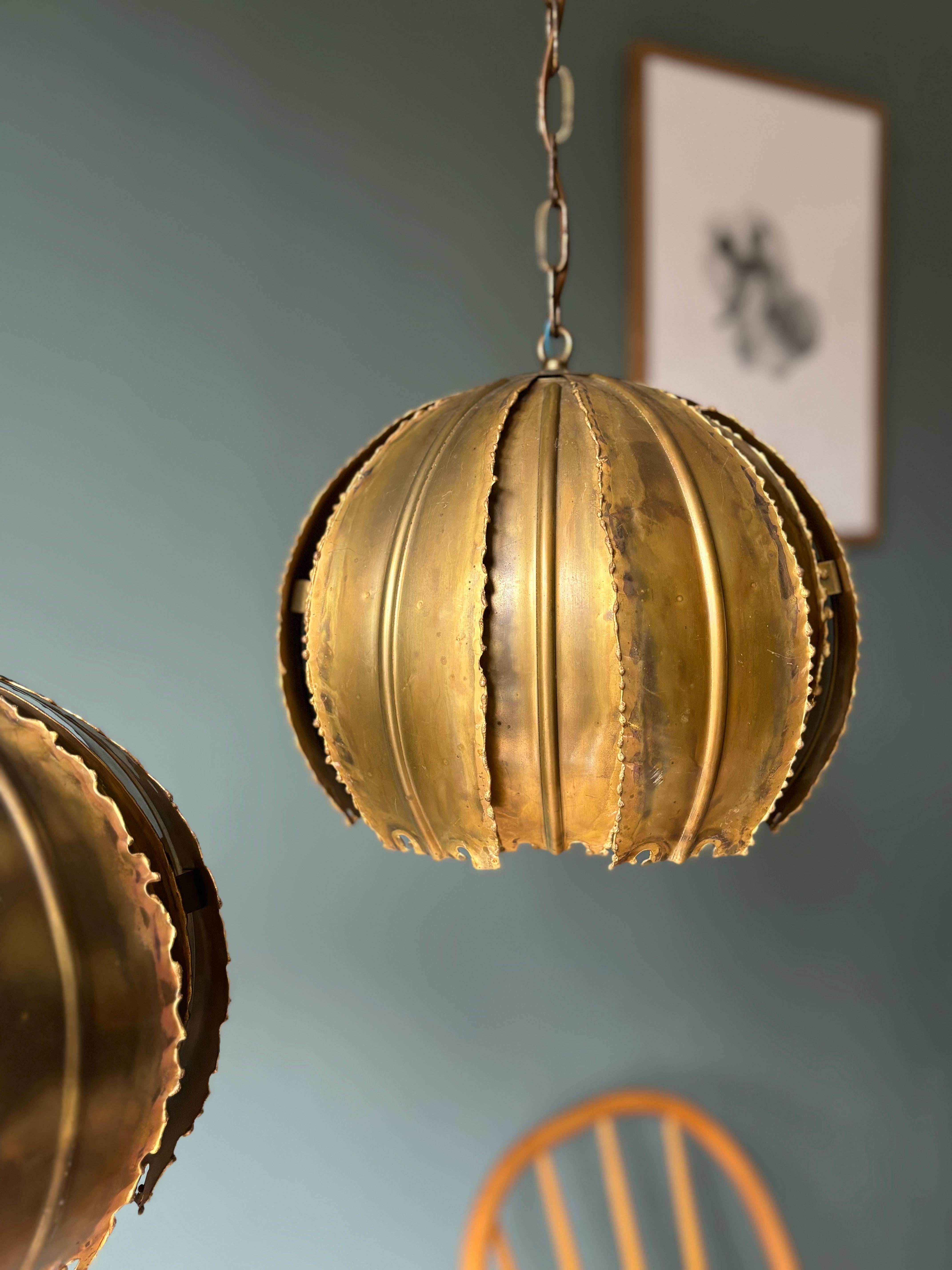 Holm Sorensen Brutalist Golden Brass Poppy Pendant, 1960s For Sale 1