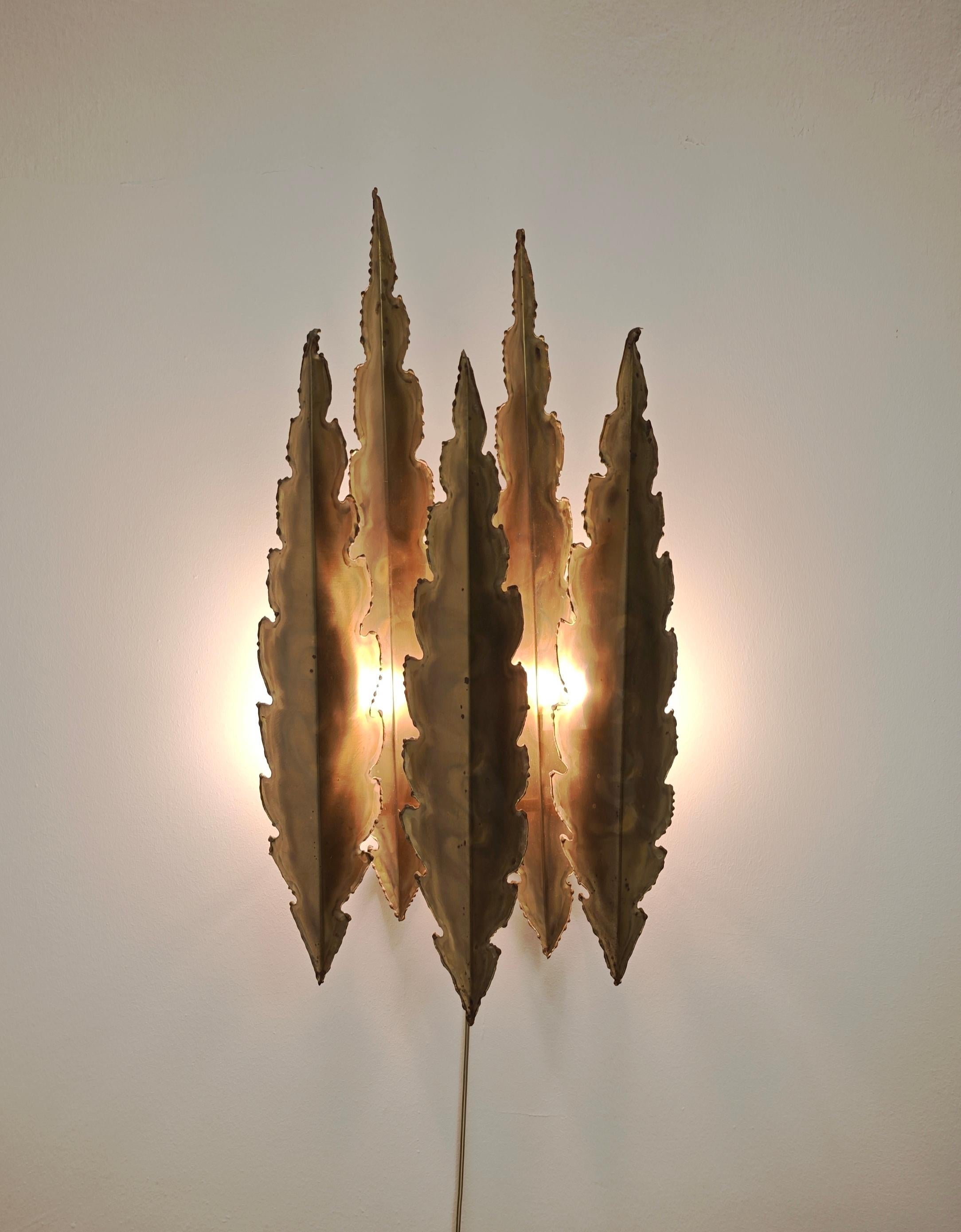 I Holm lampe murale en laiton avec diffuseurs en forme de feuilles Danemark 60s Mid-Century en vente 5