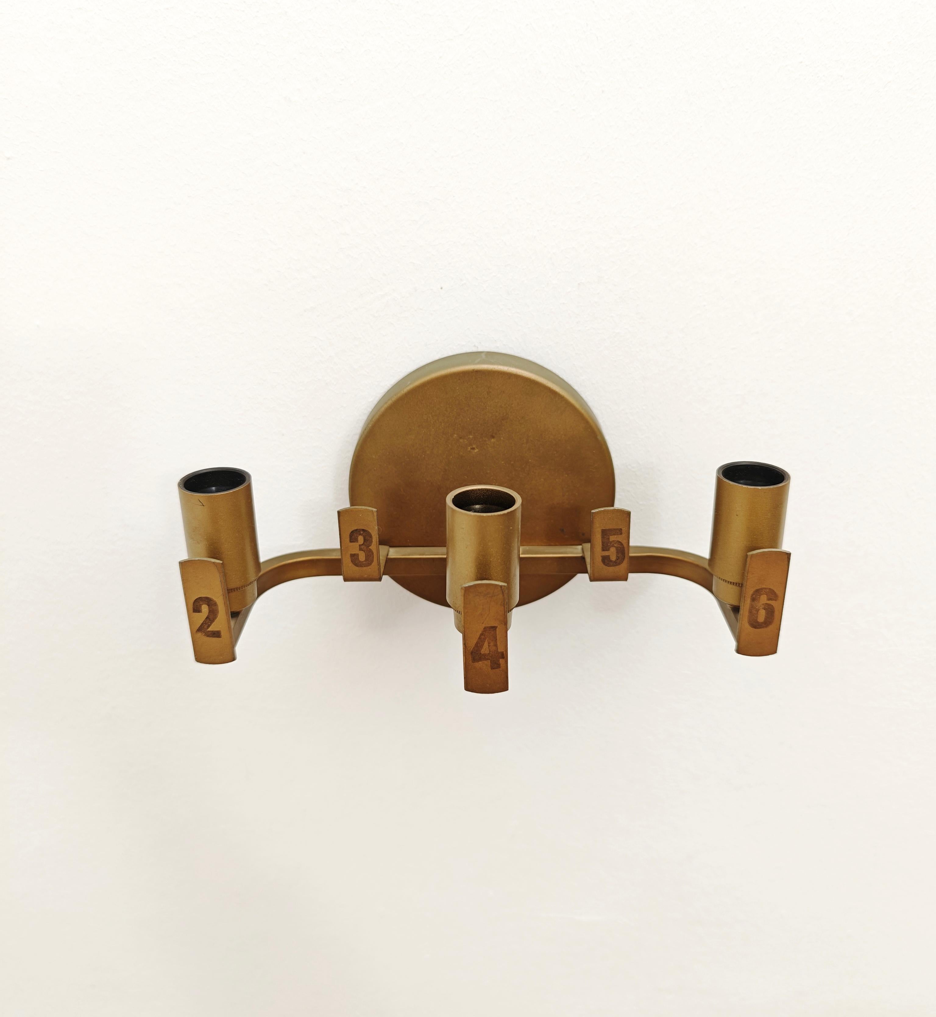 I Holm lampe murale en laiton avec diffuseurs en forme de feuilles Danemark 60s Mid-Century en vente 8