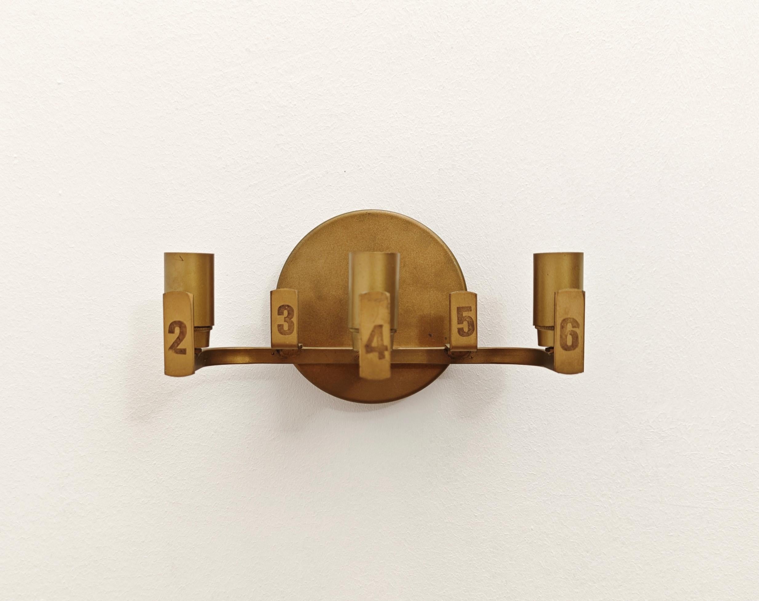 Mid-Century Modern I Holm lampe murale en laiton avec diffuseurs en forme de feuilles Danemark 60s Mid-Century en vente