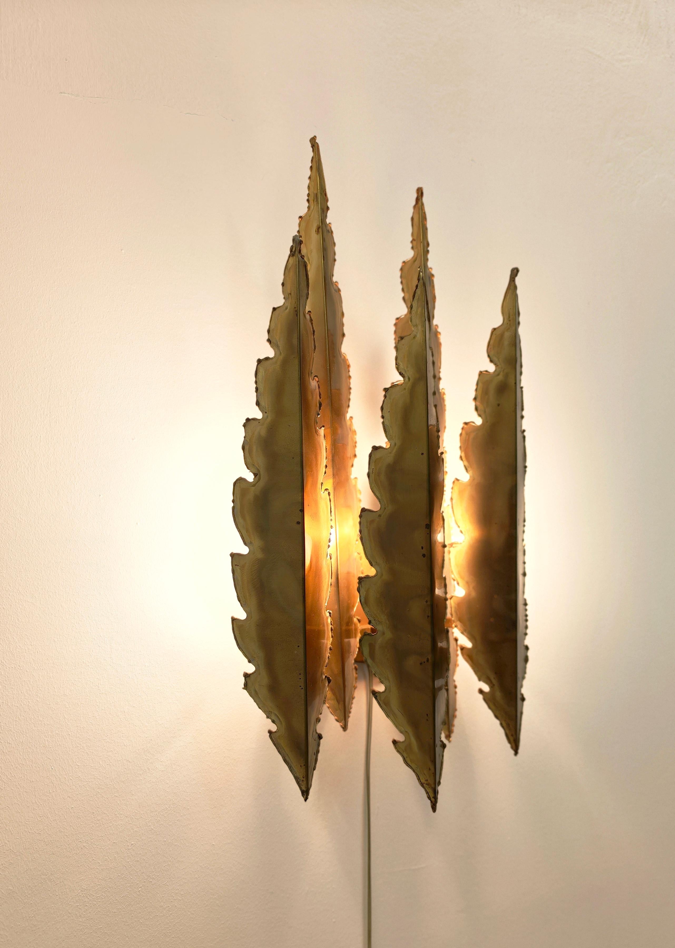 I Holm lampe murale en laiton avec diffuseurs en forme de feuilles Danemark 60s Mid-Century en vente 1