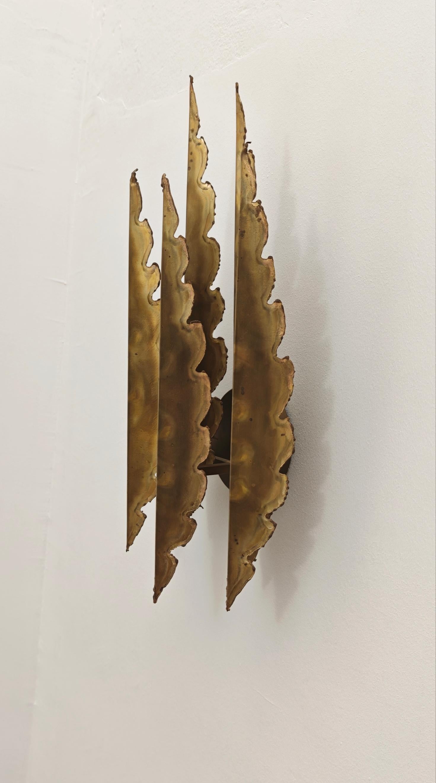 I Holm lampe murale en laiton avec diffuseurs en forme de feuilles Danemark 60s Mid-Century en vente 2