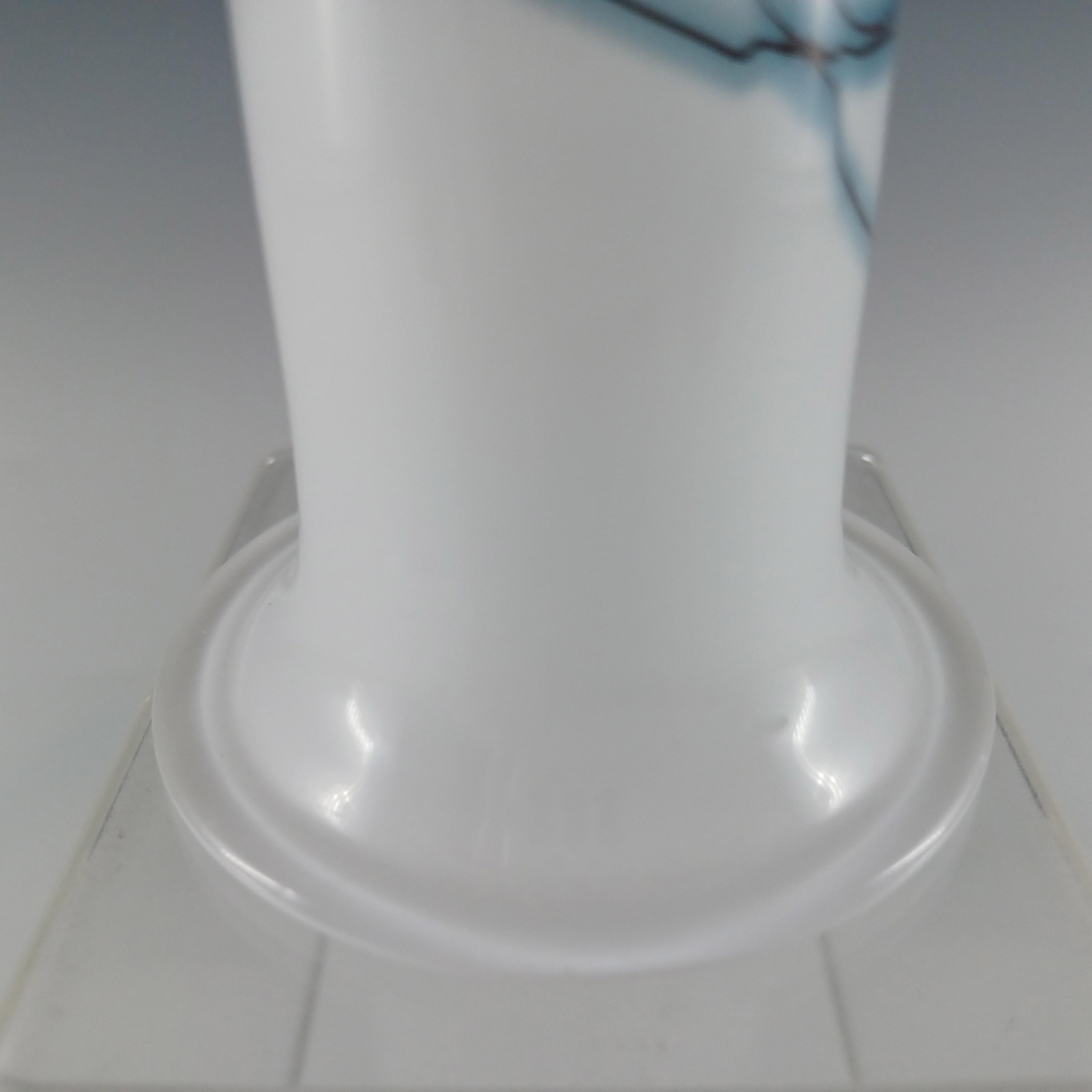 Metà XX secolo Portacandele / Vaso in vetro bianco 'Atlantis' di Holmegaard by Michael Bang in vendita