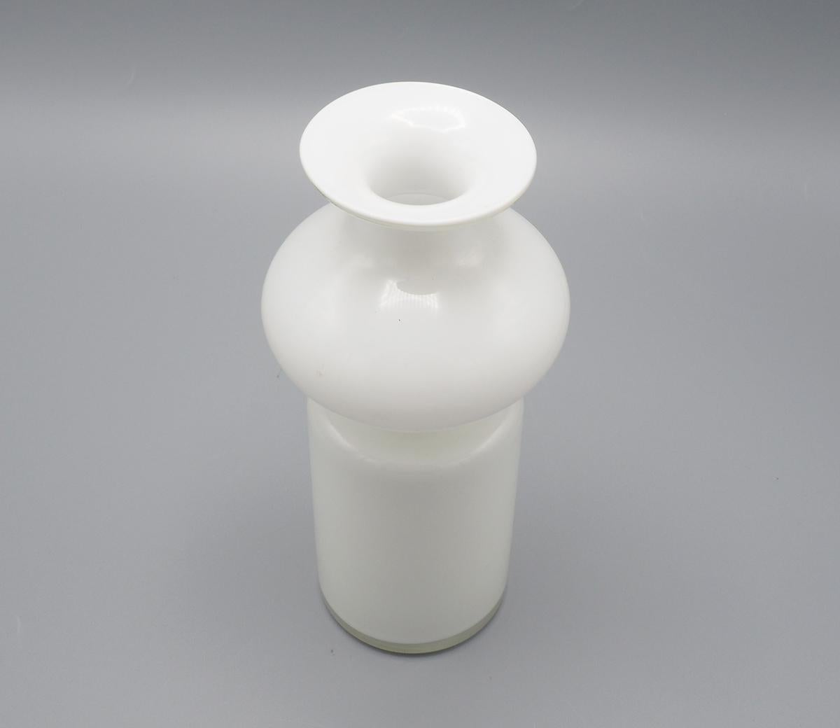 Scandinavian Modern Holmegaard Carnaby white cased vase by Per Lütken