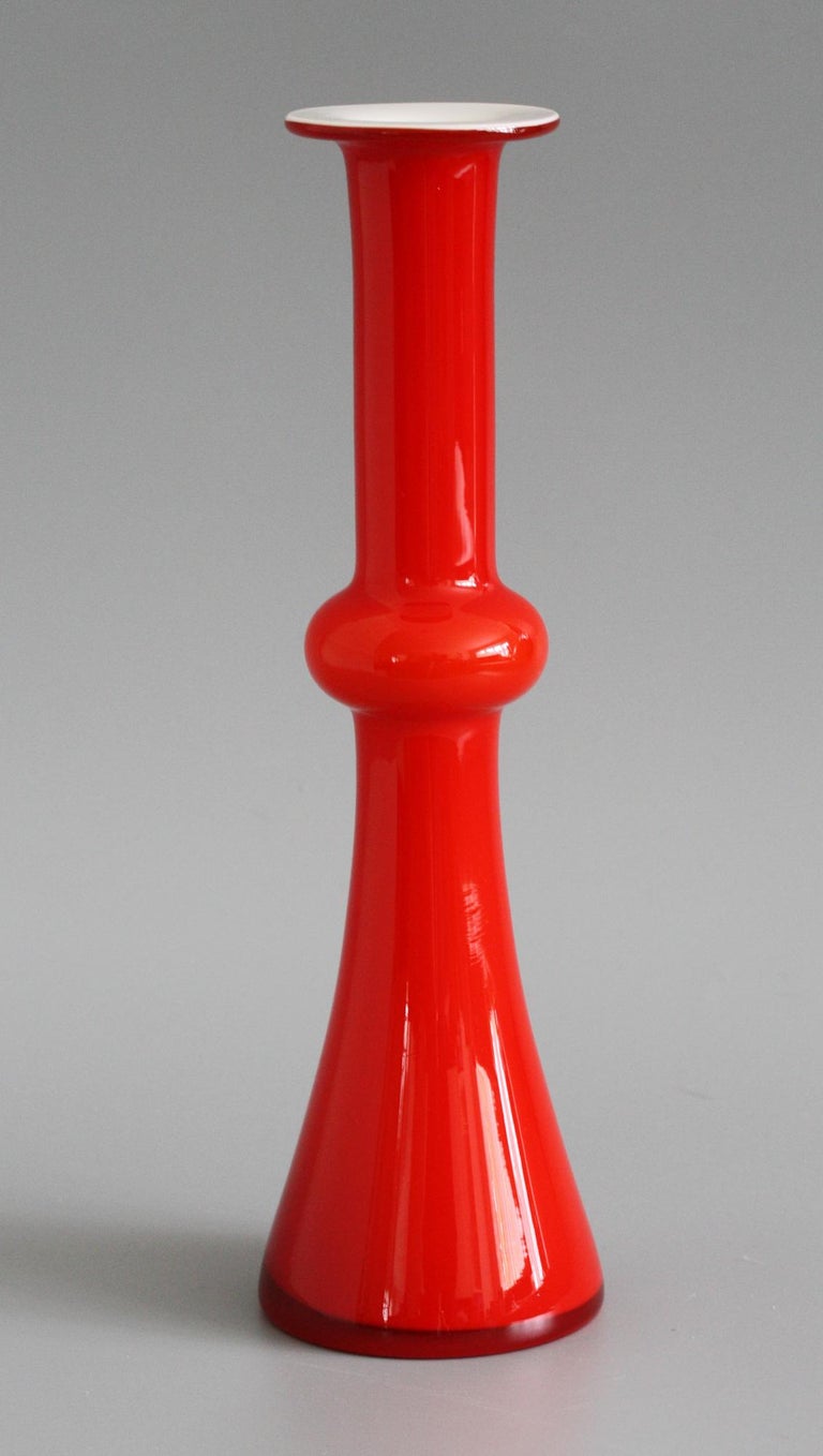 Holmegaard Danish Carnaby Red Overlay Glass Knuckle Vase by Christer Holmgren For Sale 1