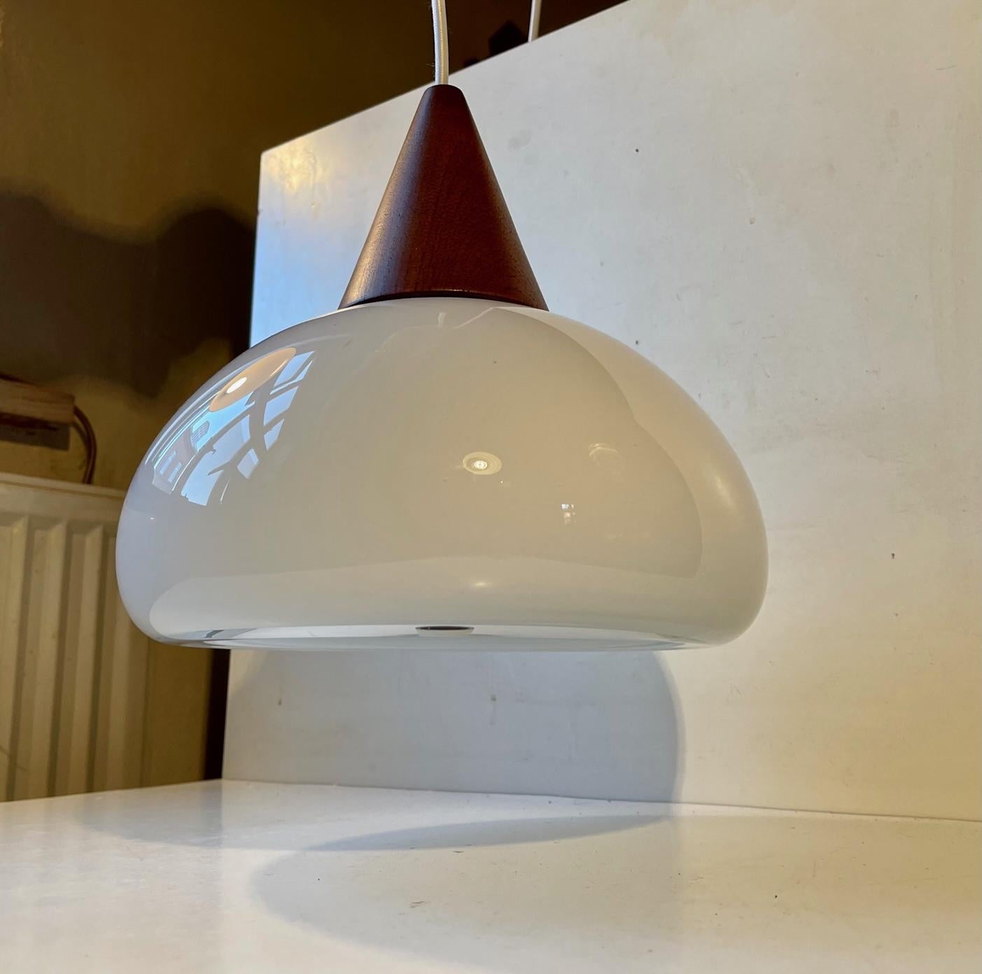 Fin du 20e siècle Holmegaard Danish Modern Lampe à suspension Sunset Lamps en verre opalin blanc de Per Lütken en vente