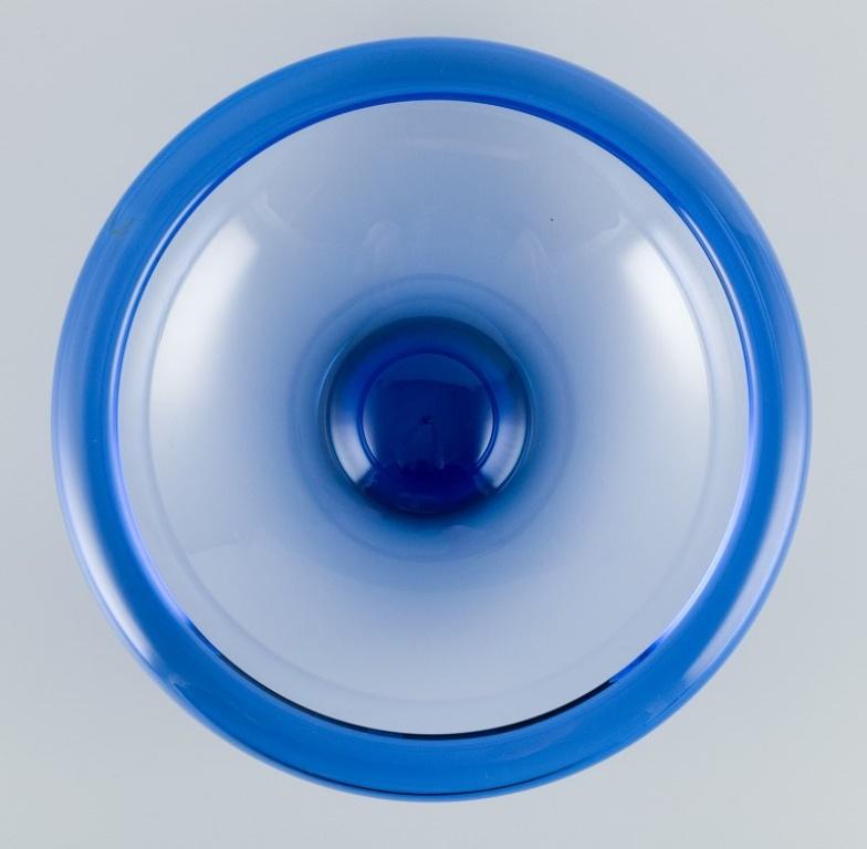 Danois Holmegaard, Danemark. Bol «Provence » en verre d'art bleu. 1970. en vente