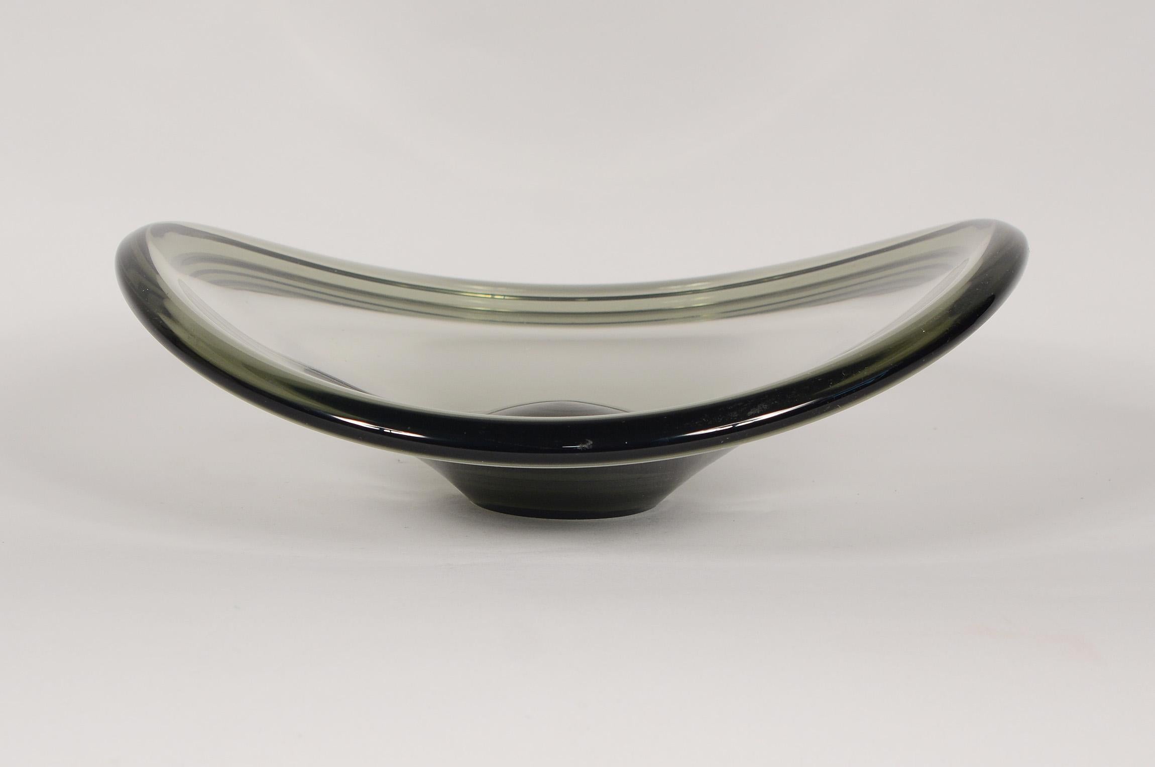 Low bowl smoked glass designed by Per Lutken for Holmegaard. The bowl is dated 1961.