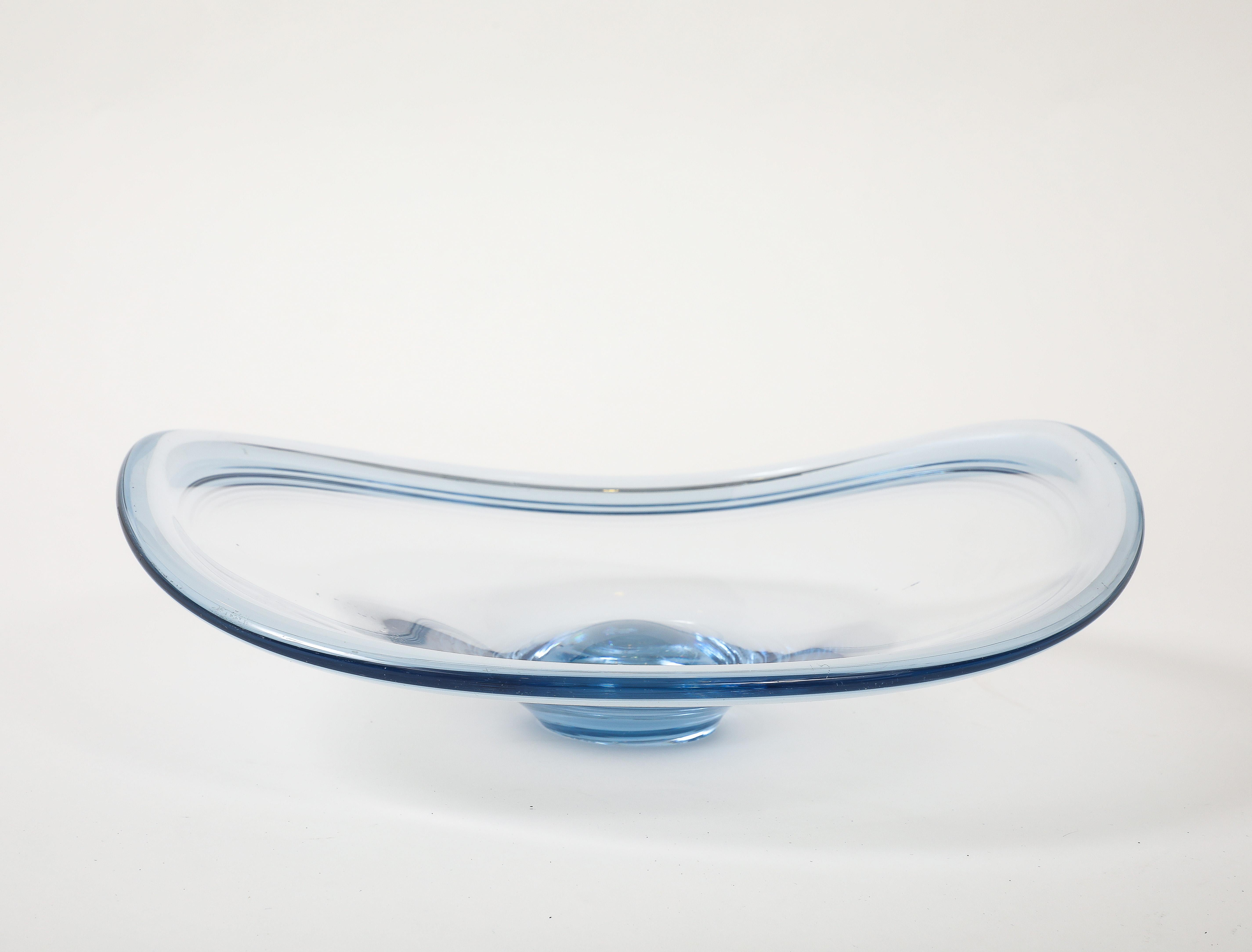 Centrotavola in vetro blu ghiaccio Holmegaard In condizioni buone in vendita a New York, NY