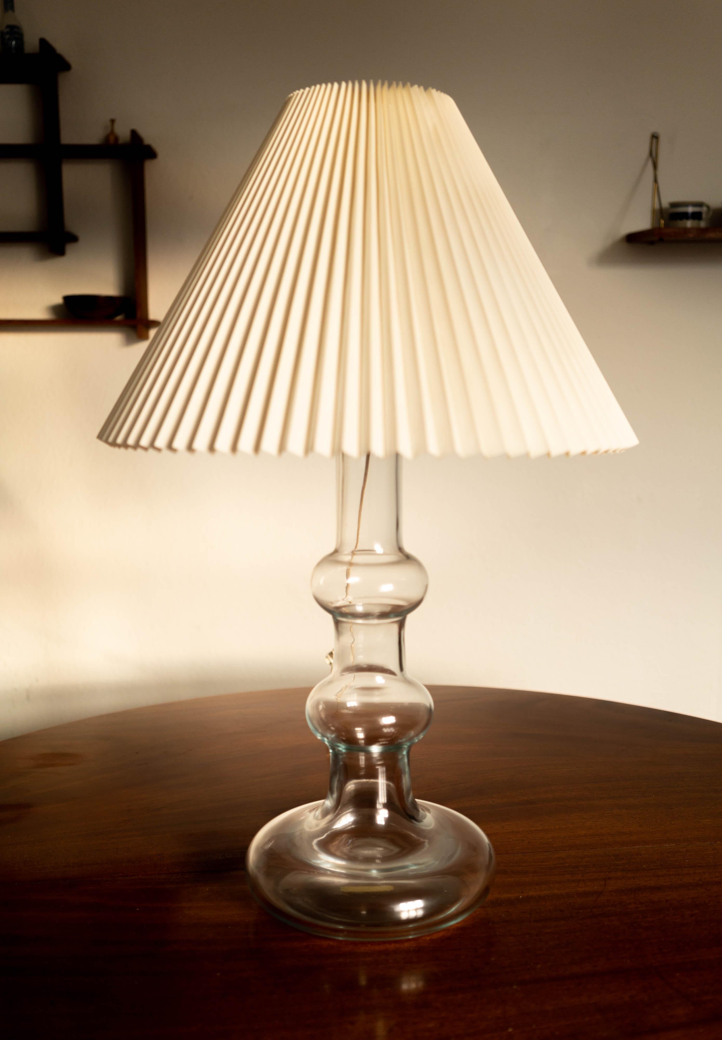  Holmegaard Mandarin Table Lamp by Hsin-Lung Lin with Le Klints shade, 1980 In Excellent Condition In Akashi -Shi, Hyogo