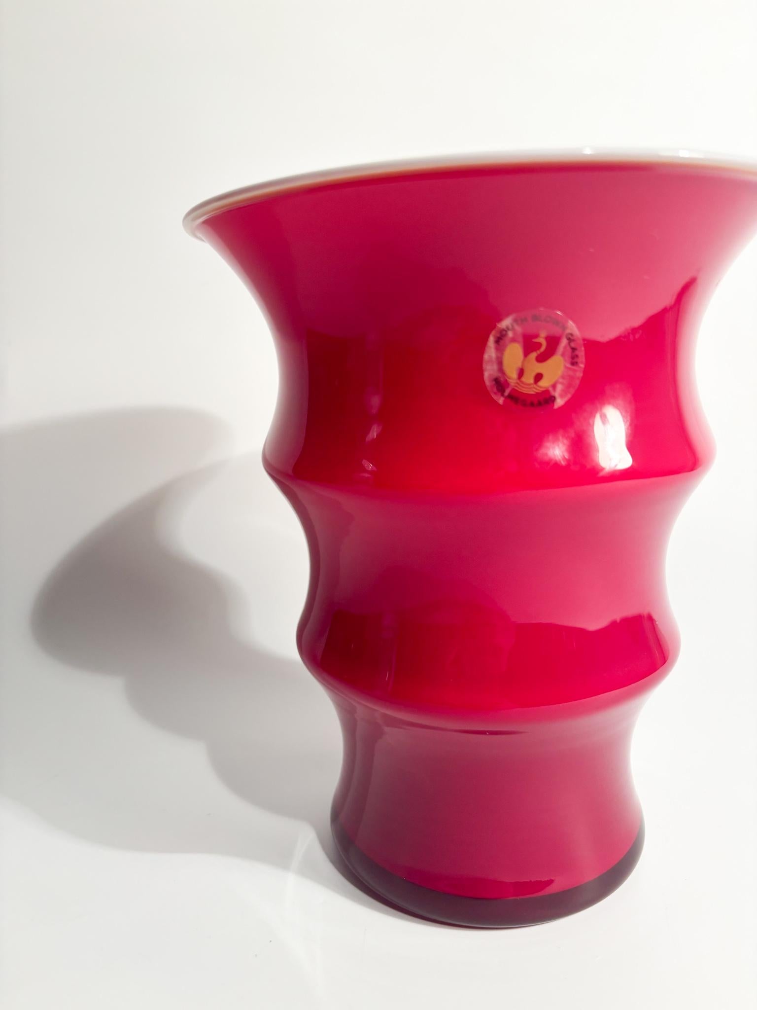 Danese Vaso opale Holmegaard in vetro rosso danese anni '90 in vendita