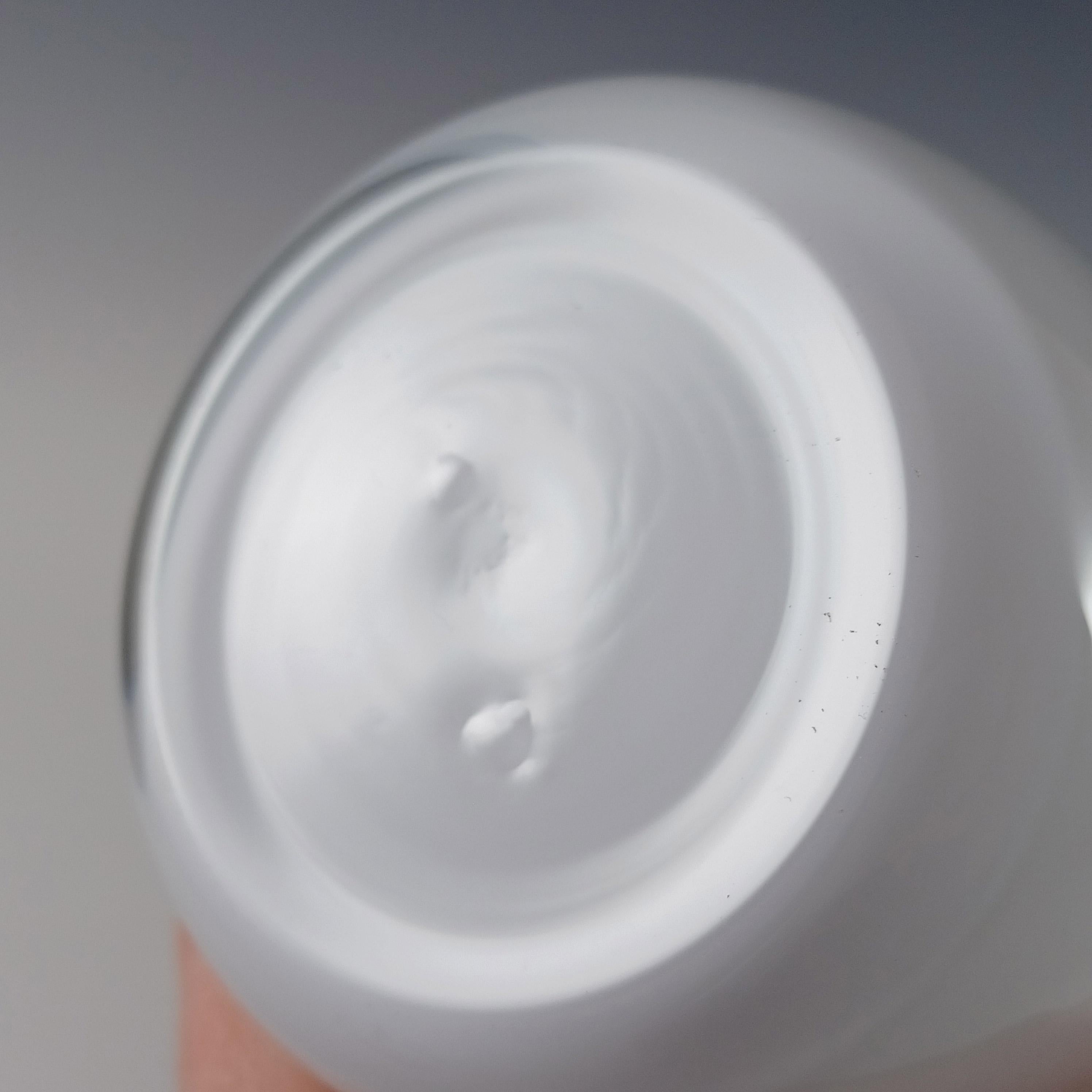 Metà XX secolo Vaso in vetro bianco 