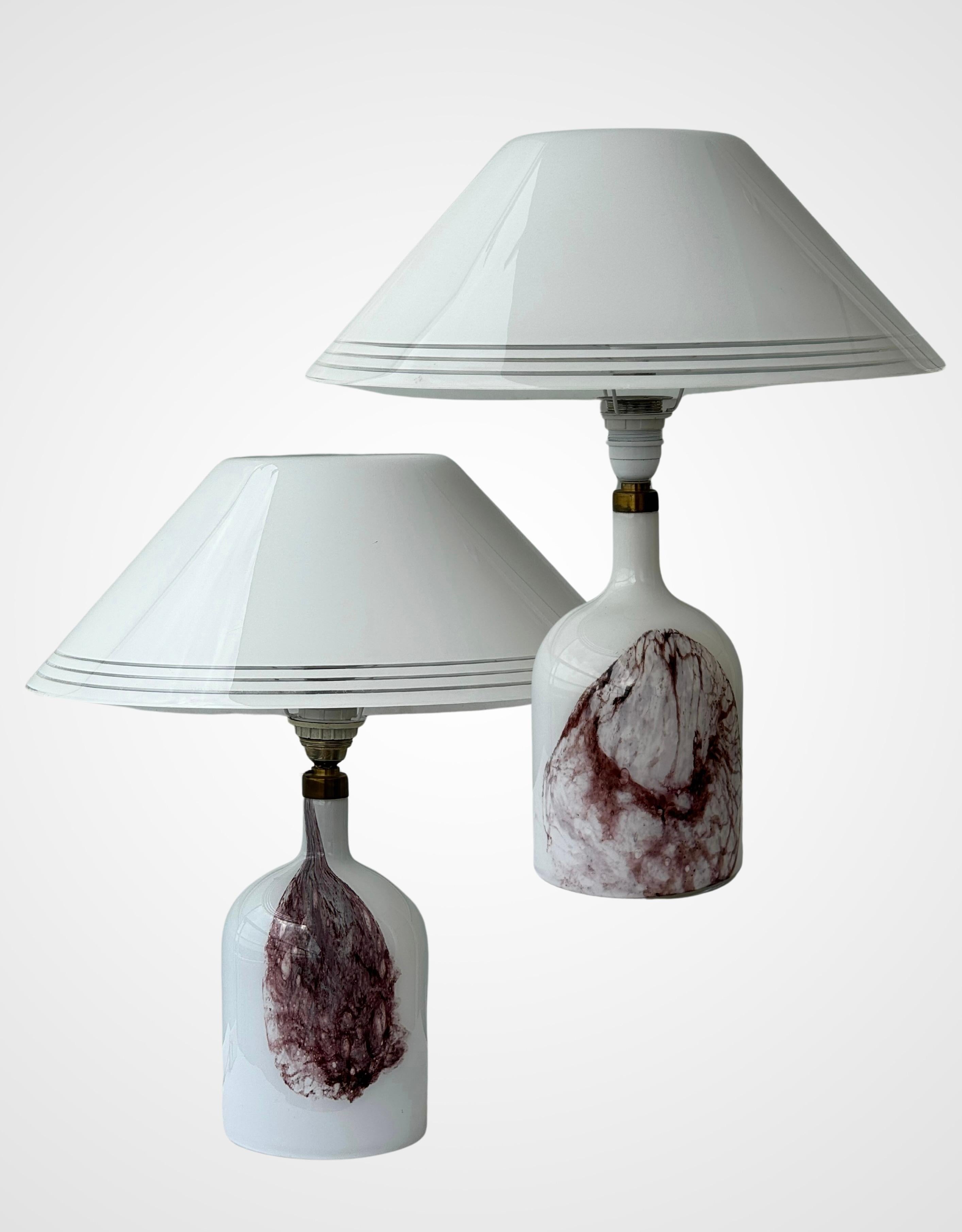 Holmegaard: 2er-Set Glas-Tischlampen mit Acrylschirmen von Michael Bang (Dänisch) im Angebot