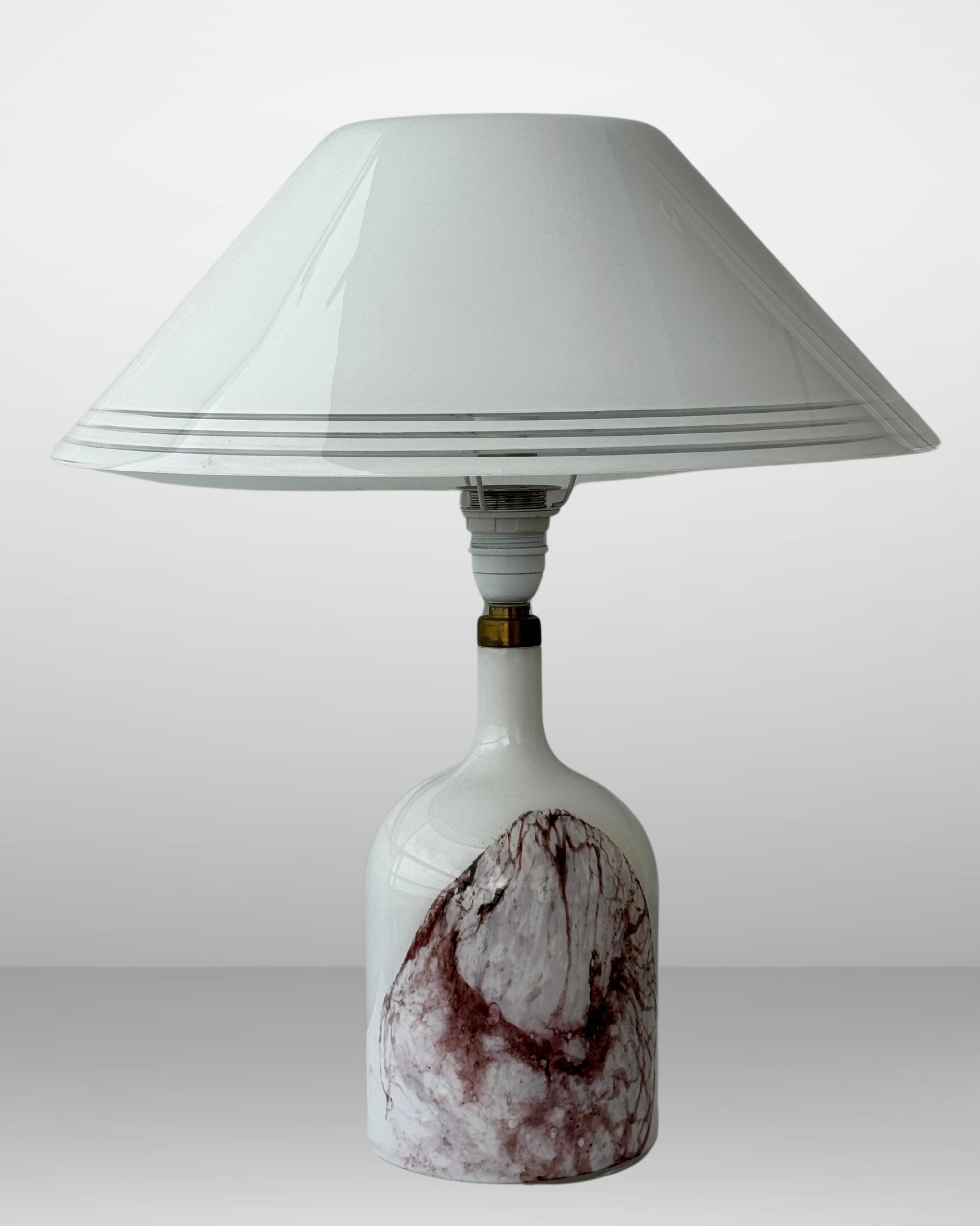 Holmegaard: 2er-Set Glas-Tischlampen mit Acrylschirmen von Michael Bang im Zustand „Gut“ im Angebot in Torquay, GB