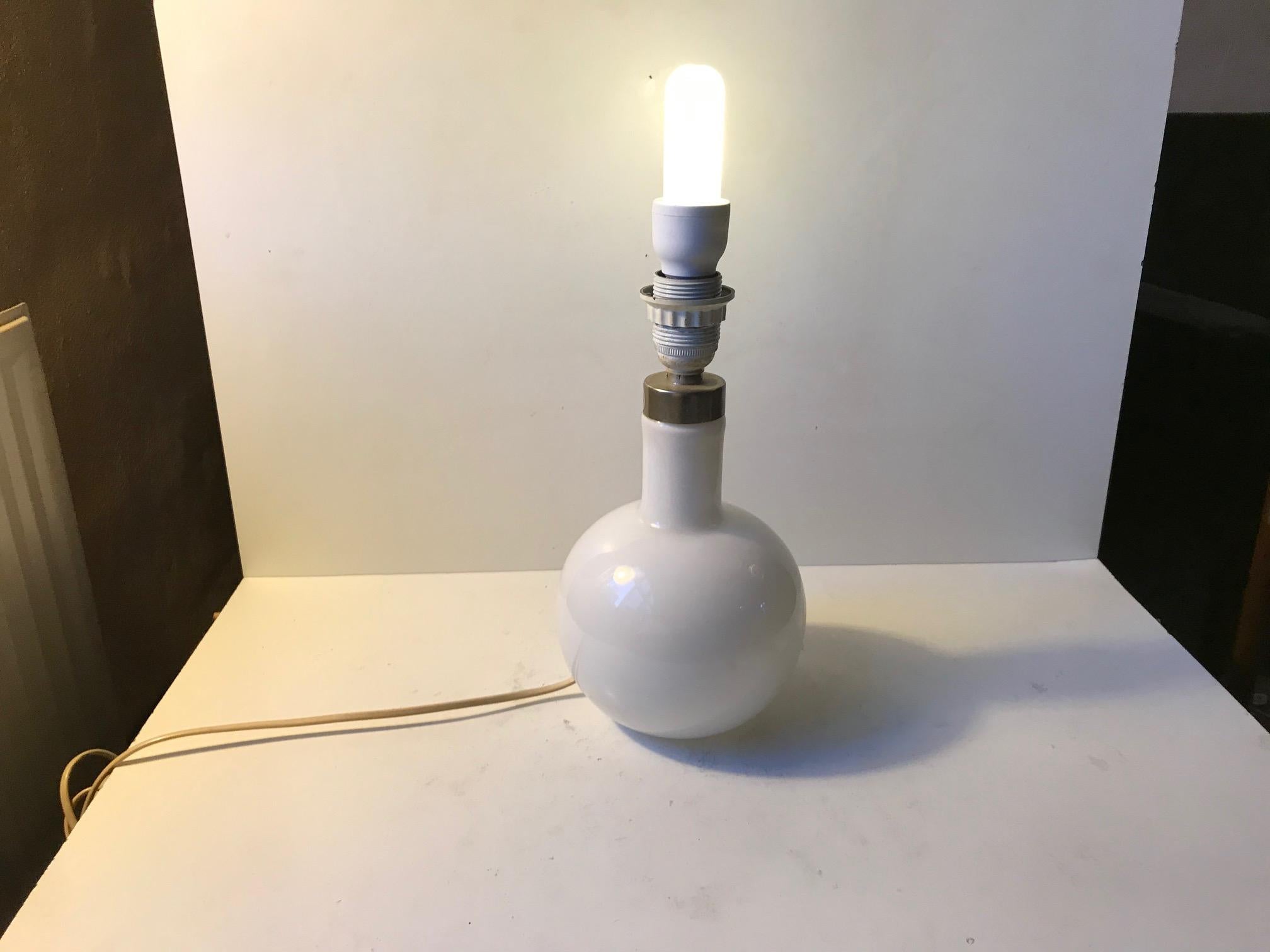 Holmegaard Table Lamp in White Opaline Glass, Denmark, 1970s In Good Condition For Sale In Esbjerg, DK