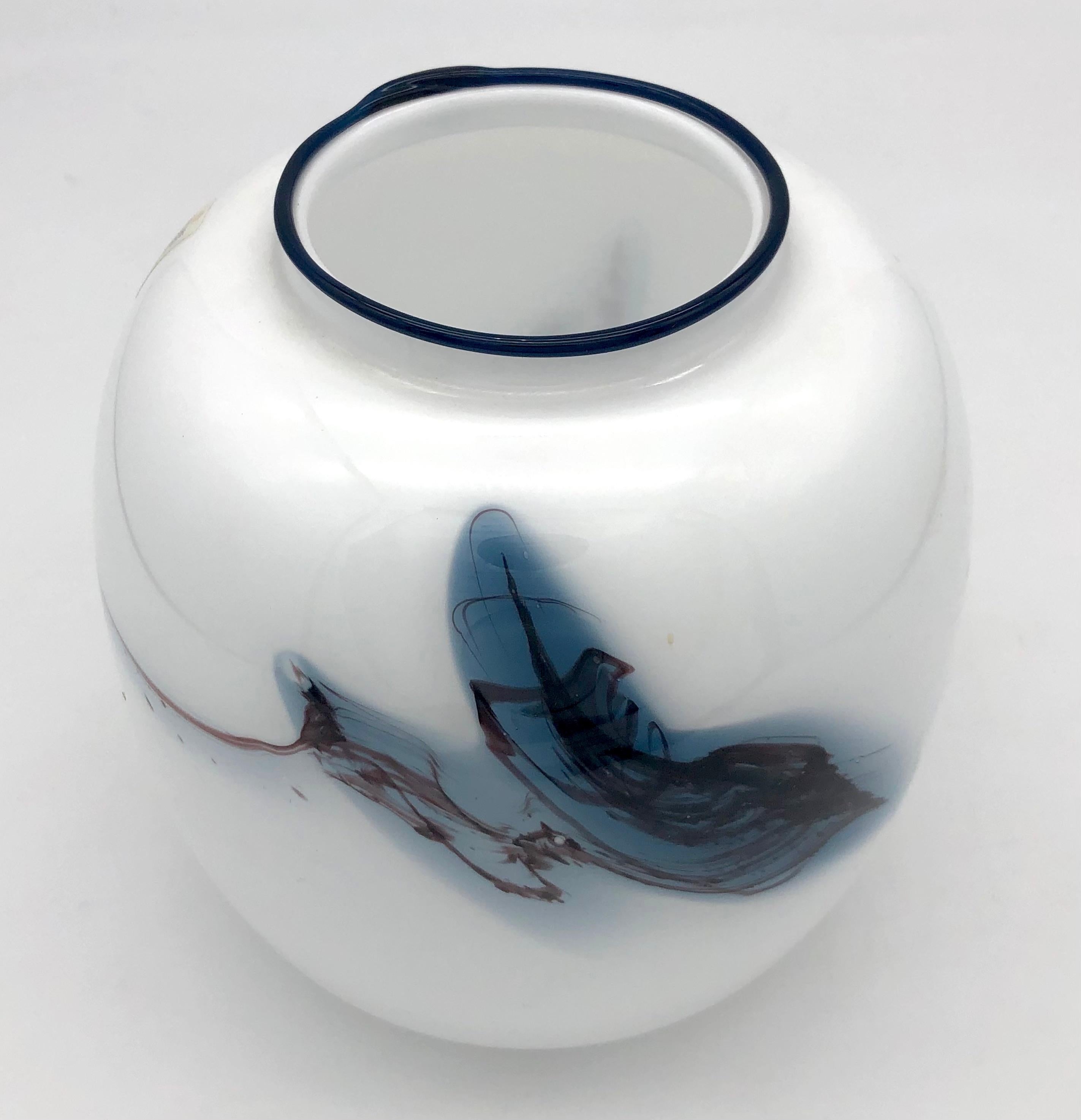 Danois Vase en verre abstrait vintage de la série Atlantic de Michael Bang, Danemark en vente