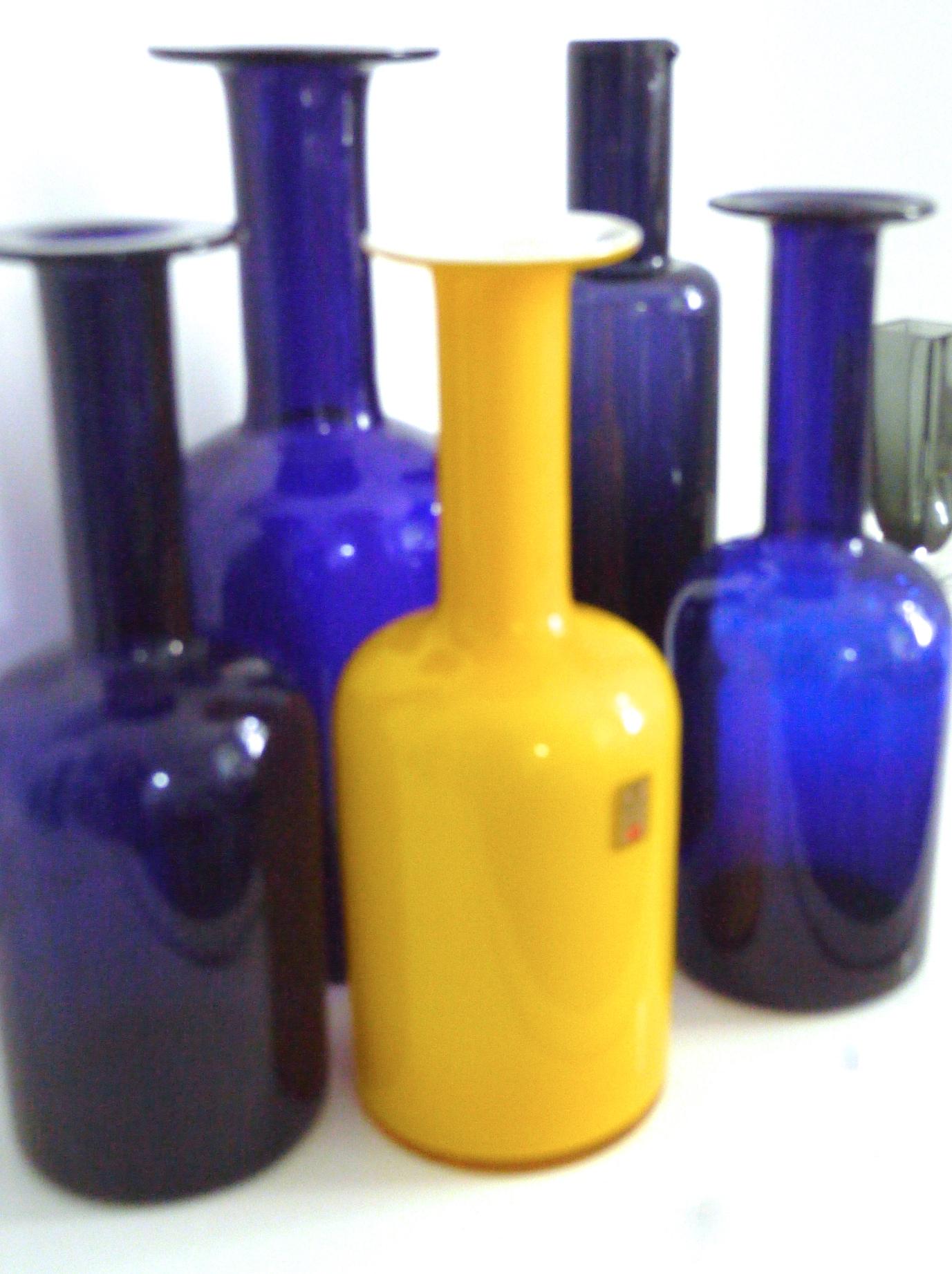 Holmegaard Yellow Glass Gulvvase with White Casing, Designed by Otto Brauer In Good Condition For Sale In Halstead, GB