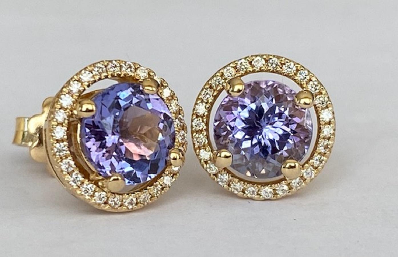 HALO ear studs 18 KT in yellow gold, with two pieces of tanzanite and diamonds For Sale 4