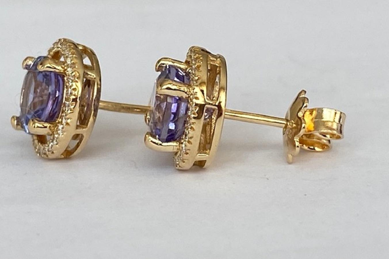 HALO ear studs 18 KT in yellow gold, with two pieces of tanzanite and diamonds For Sale 5