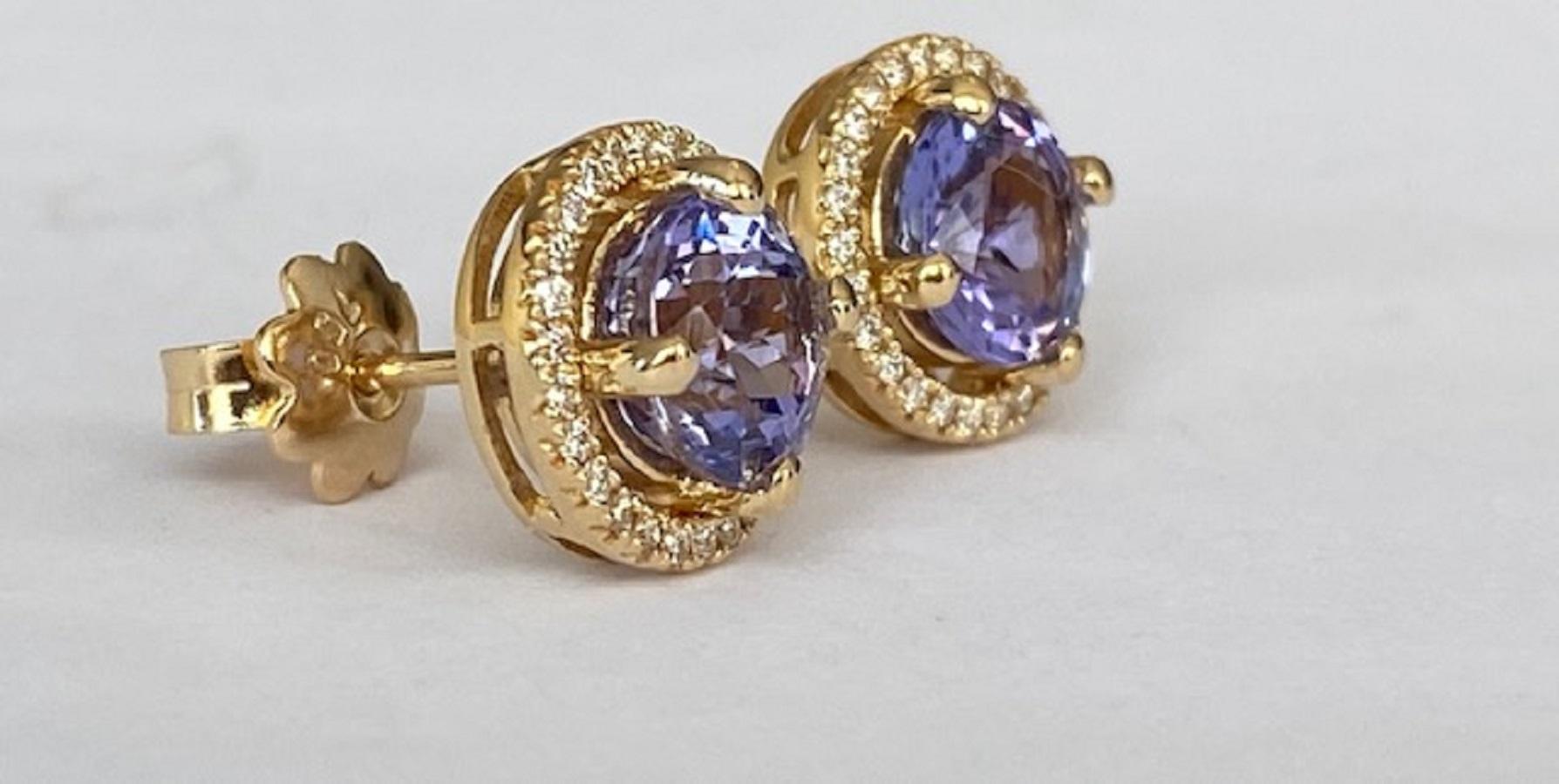 HALO ear studs 18 KT in yellow gold, with two pieces of tanzanite and diamonds For Sale 6