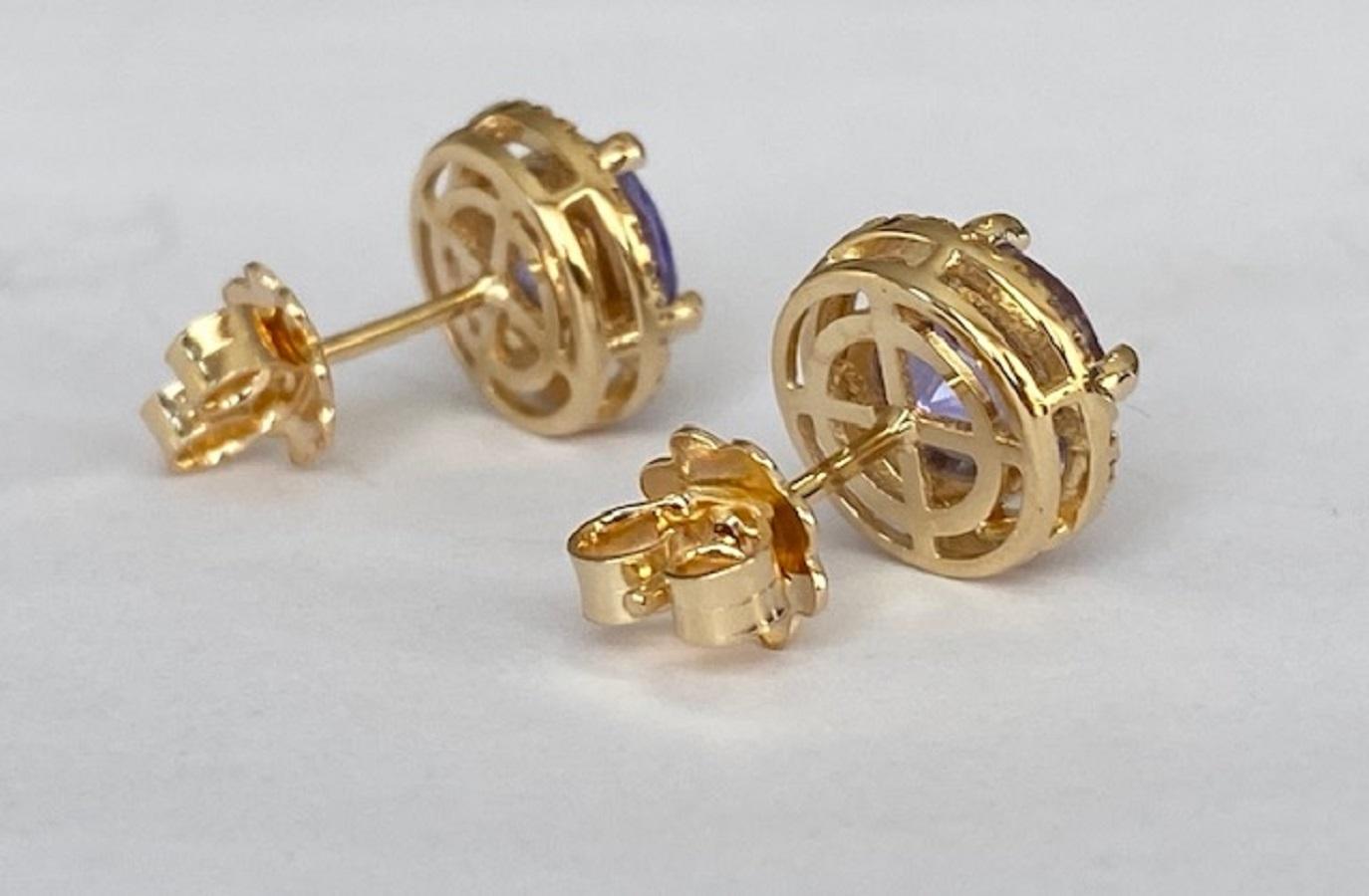 HALO ear studs 18 KT in yellow gold, with two pieces of tanzanite and diamonds For Sale 7