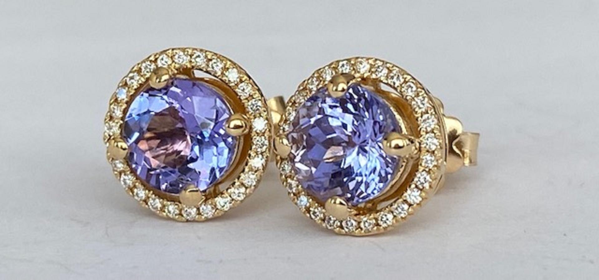 HALO ear studs 18 KT in yellow gold, with two pieces of tanzanite and diamonds For Sale 1