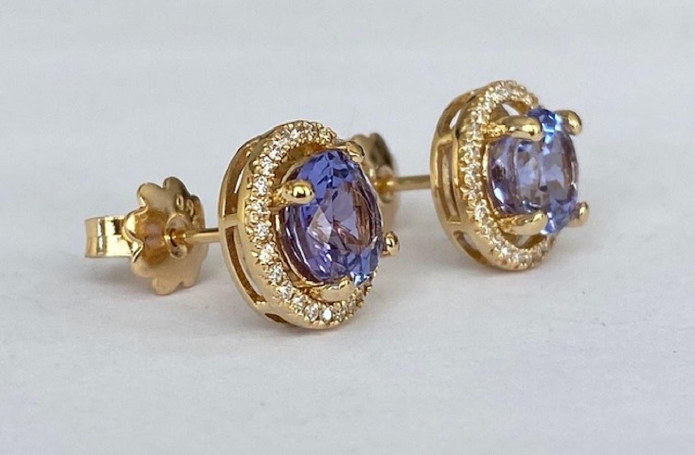 HALO ear studs 18 KT in yellow gold, with two pieces of tanzanite and diamonds For Sale 3