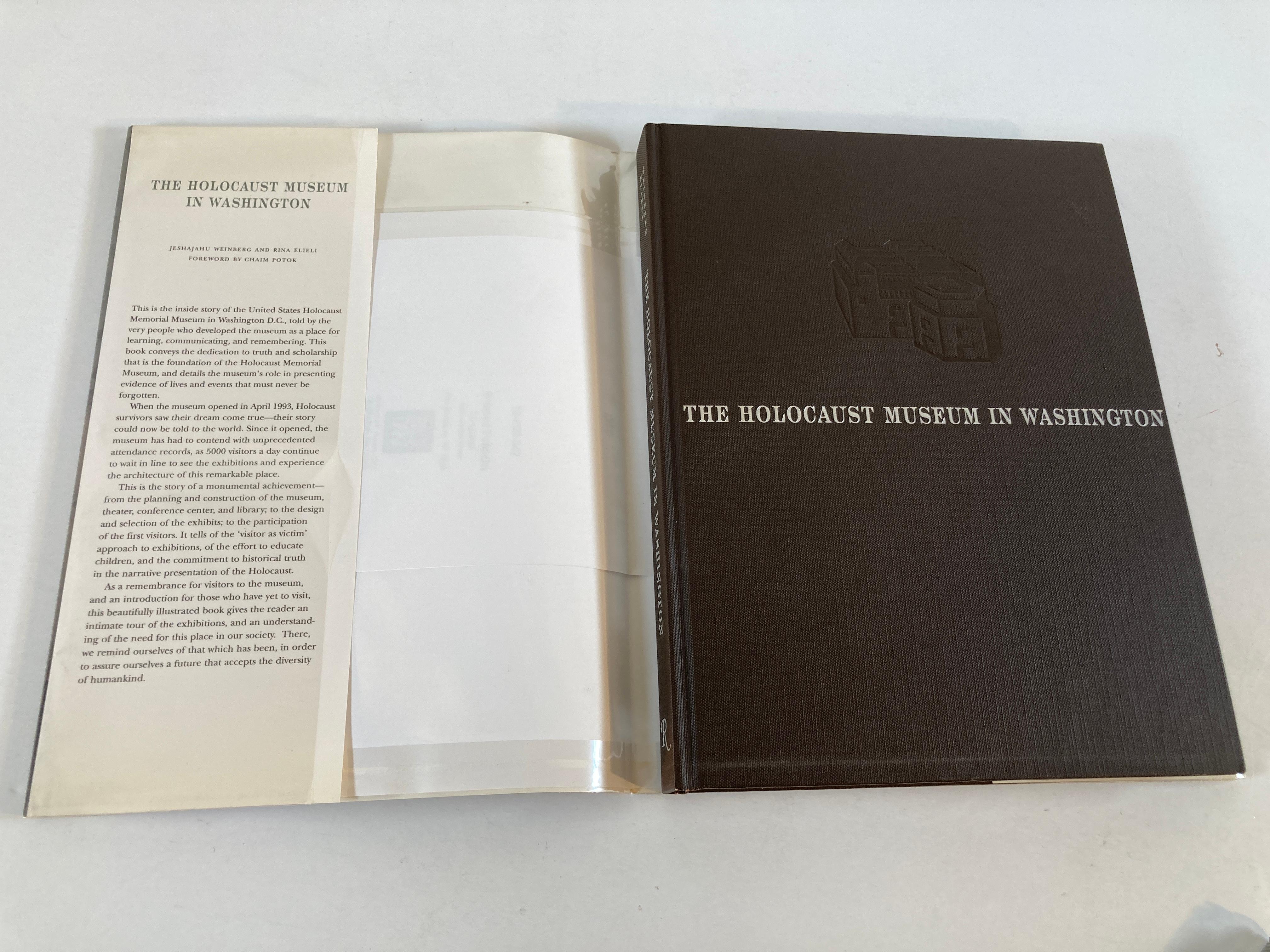 Holocaust Museum in Washington Hardcover 1995 by Jeshajahu Weinb Rina Elieli In Good Condition For Sale In North Hollywood, CA