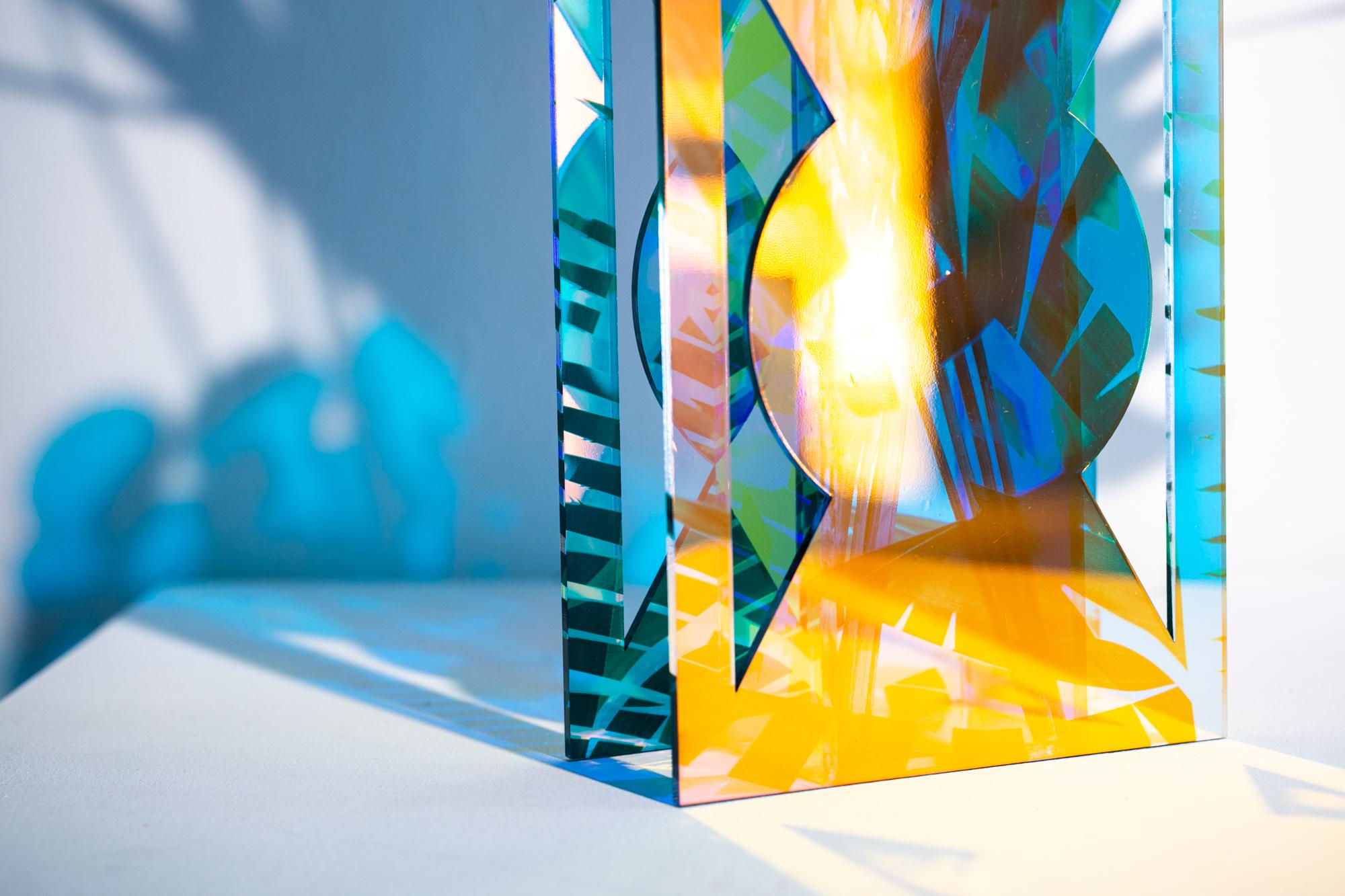 Holografische, UV-geometrische Vase, geometrisch gedruckt  im Angebot 1