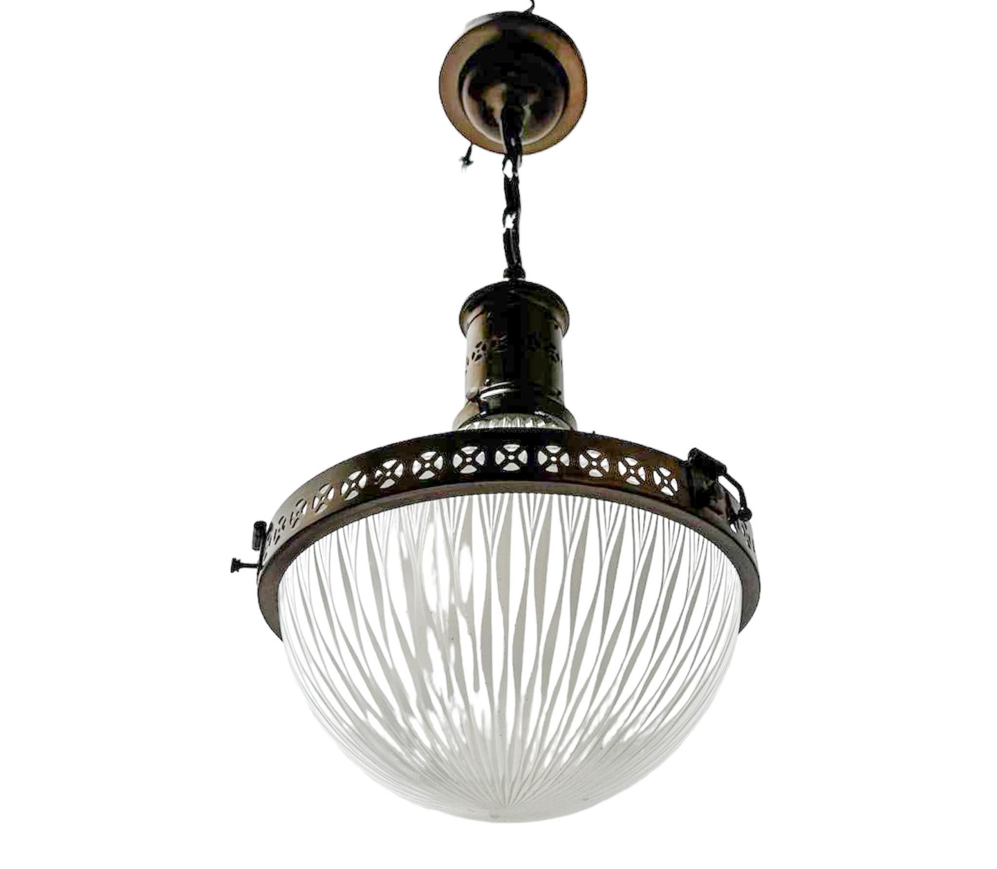 Britannico Lampada a sospensione Holophane Arts & Crafts, 1900 in vendita