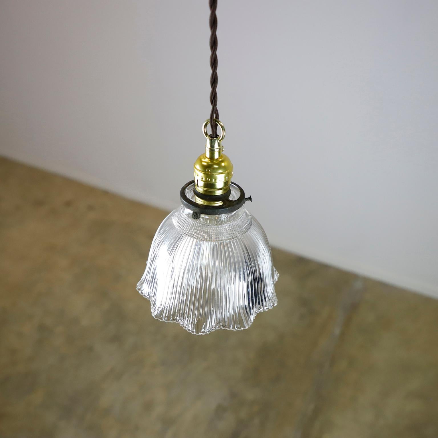 Holophane Clear Glass Vintage Industrial Pendant Light 12 In Good Condition For Sale In Mexico City, CDMX