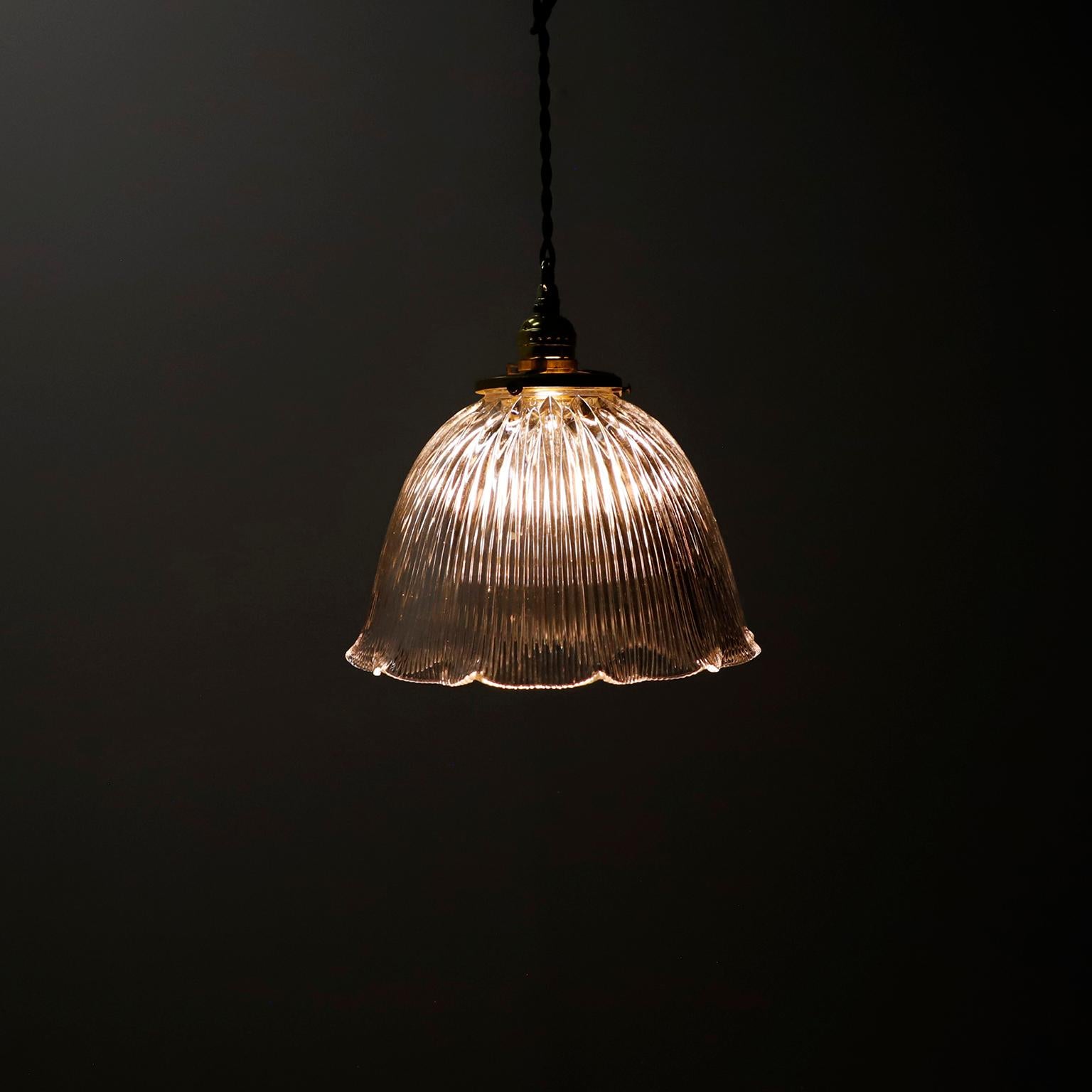 Holophane Clear Glass Vintage Industrial Pendant Light 13 en Bueno estado para la venta en Mexico City, CDMX
