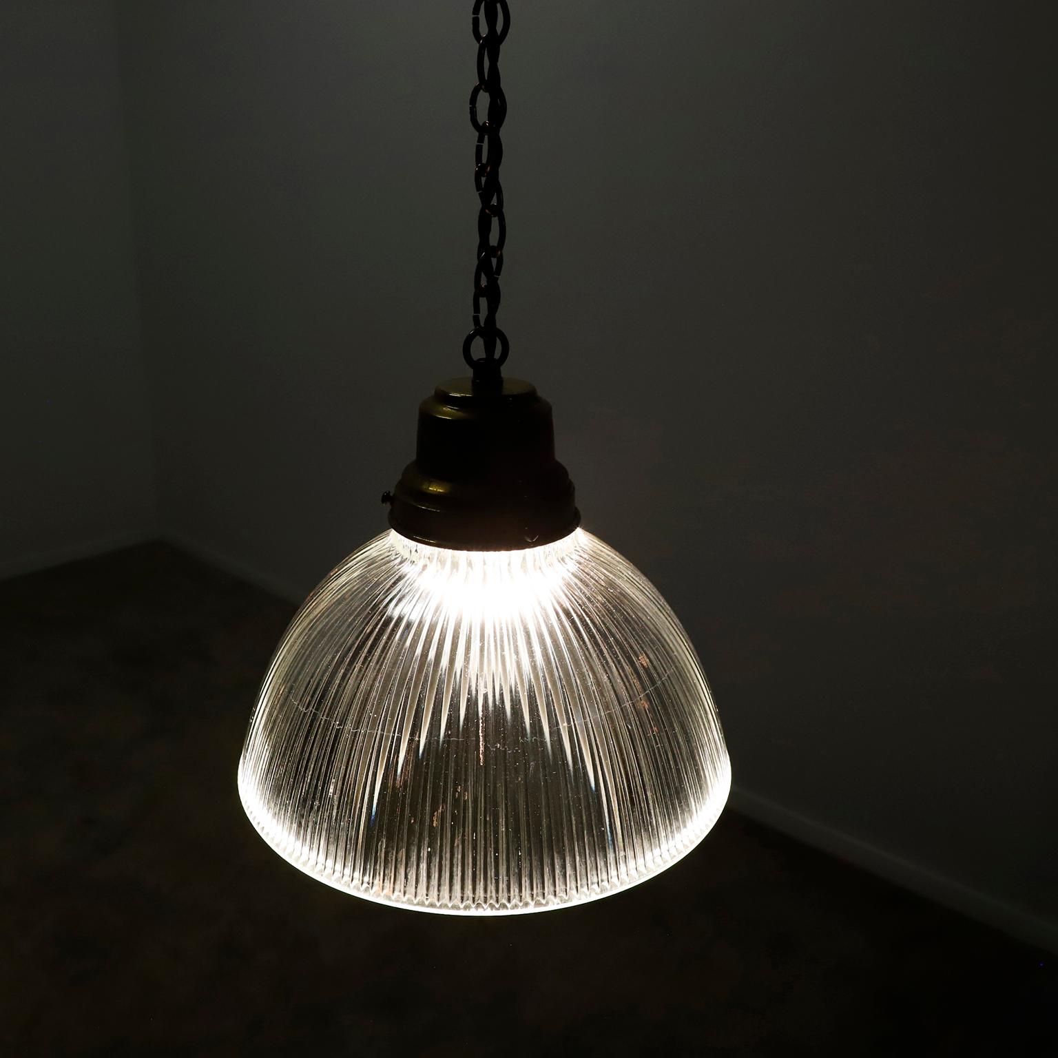 Américain Holophane Verre clair Lampe pendante industrielle vintage en vente