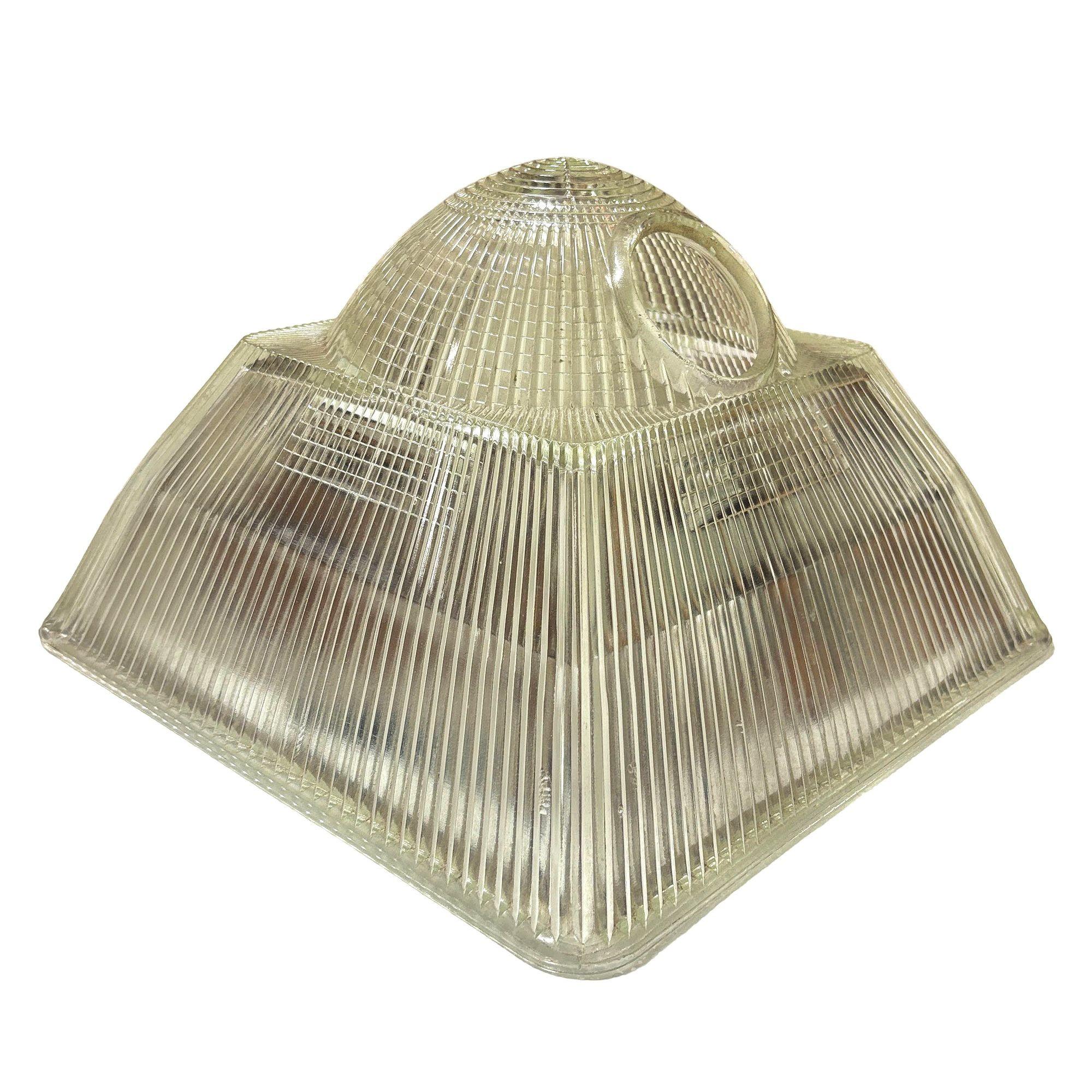 Vetro Paralume per pendente da soffitto in vetro Holophane in vendita