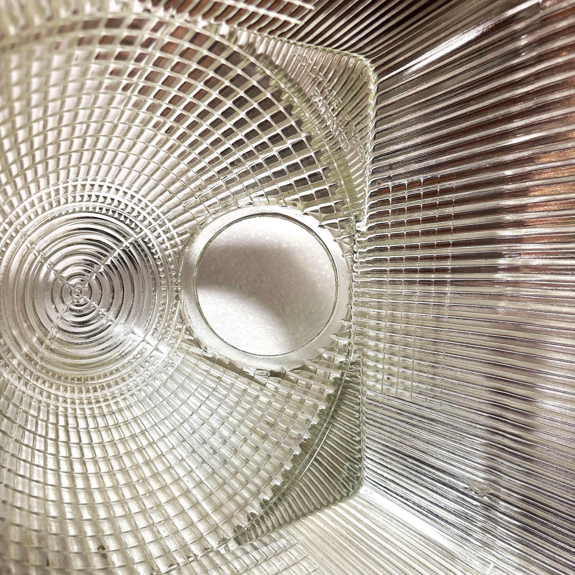 Paralume per pendente da soffitto in vetro Holophane in vendita 2