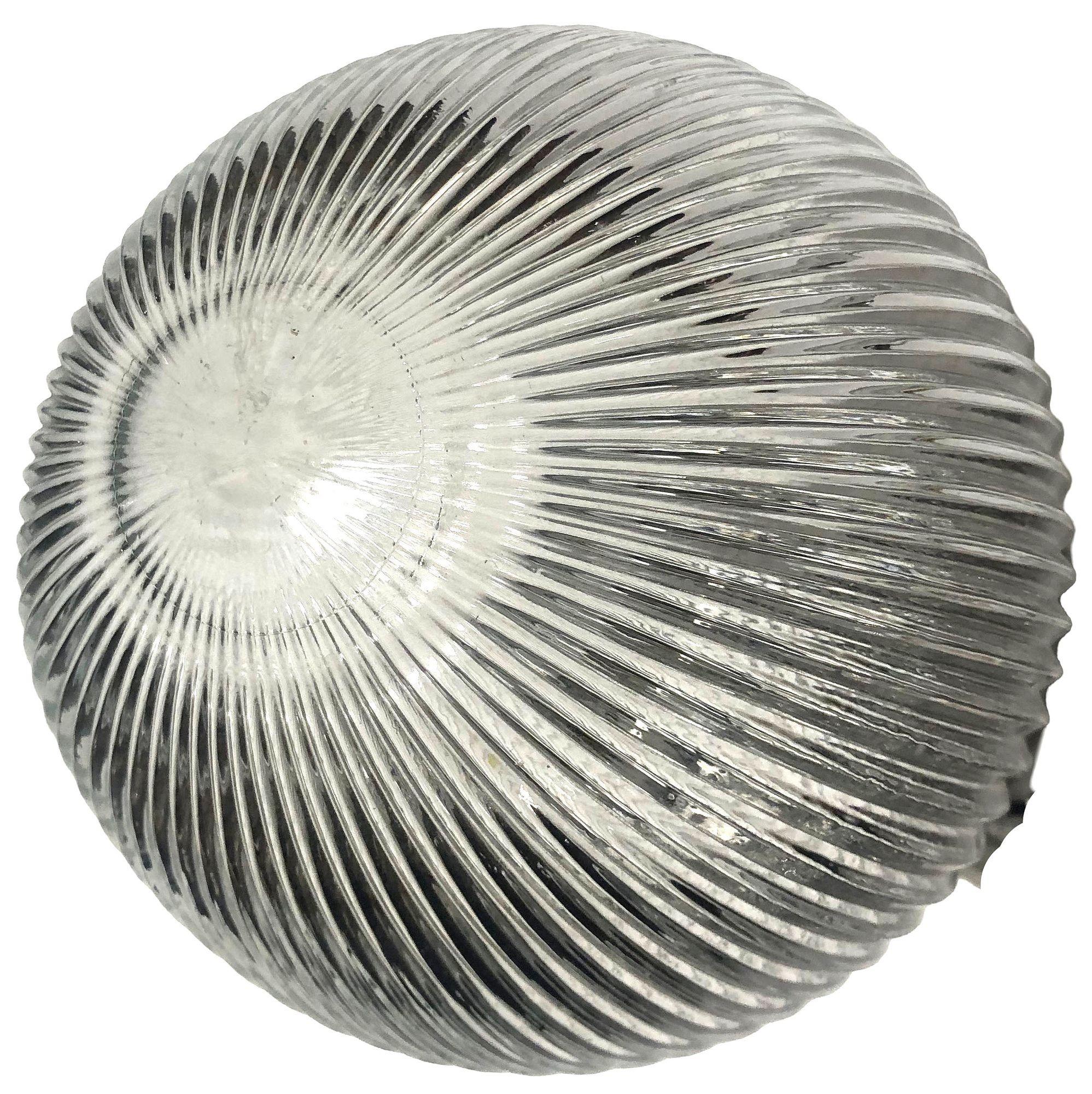 Lampada a sospensione a globo in vetro di Holophane con montatore cromato in vendita 1