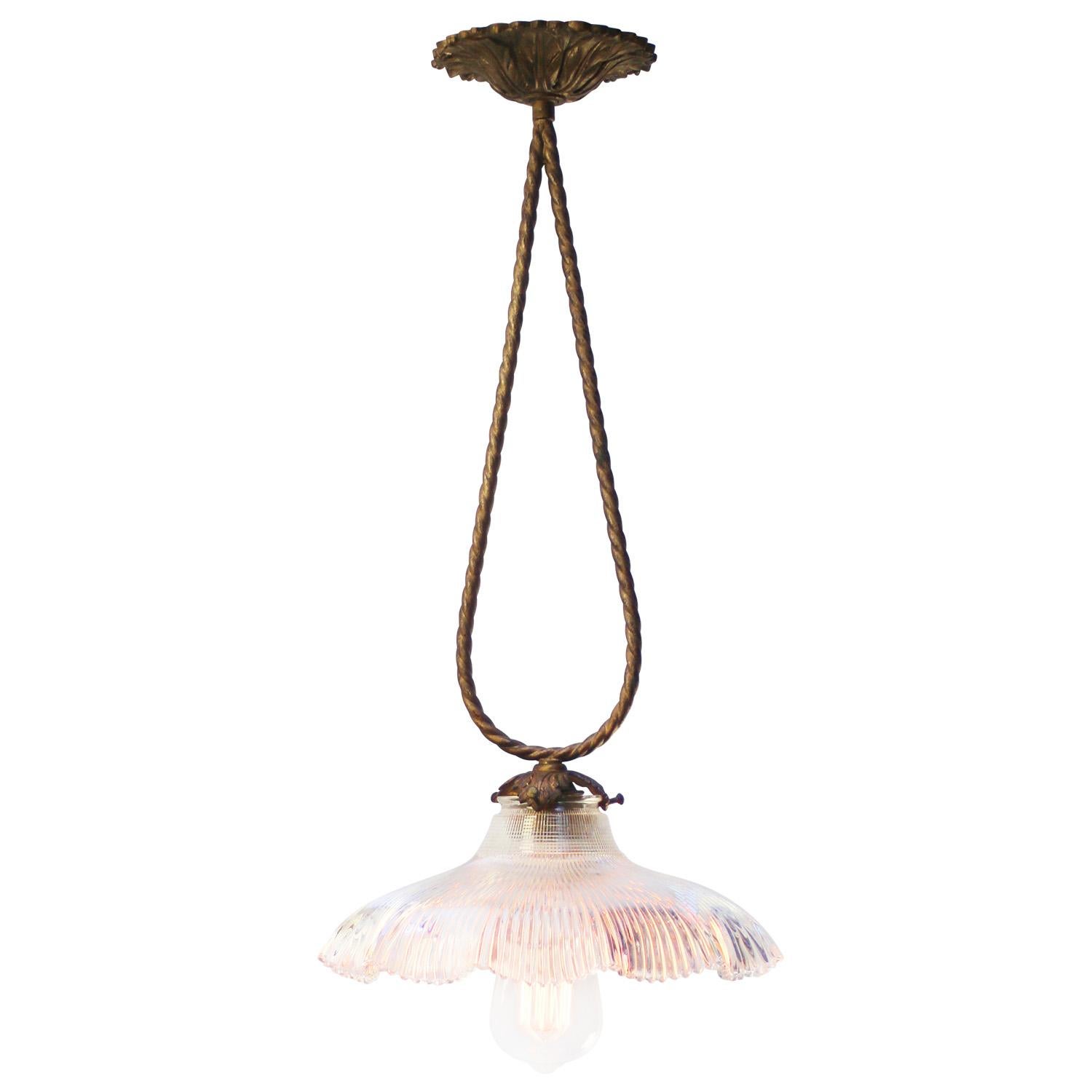 French Holophane glass ceiling lamp.
Brass arm and ceiling plate.

Diameter ceiling plate 12 cm / 4.72”

Weight: 1.60 kg / 3.5 lb

Priced per individual item. All lamps have been made suitable by international standards for incandescent light bulbs,