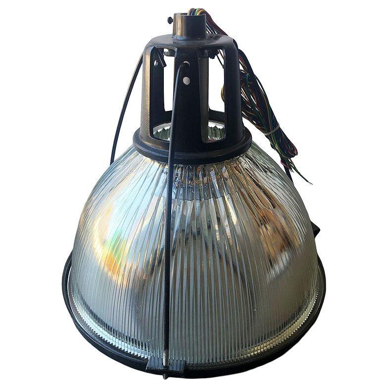 Lámparas colgantes industriales Holophane, 14 disponibles en Excelente estado para la venta en Van Nuys, CA