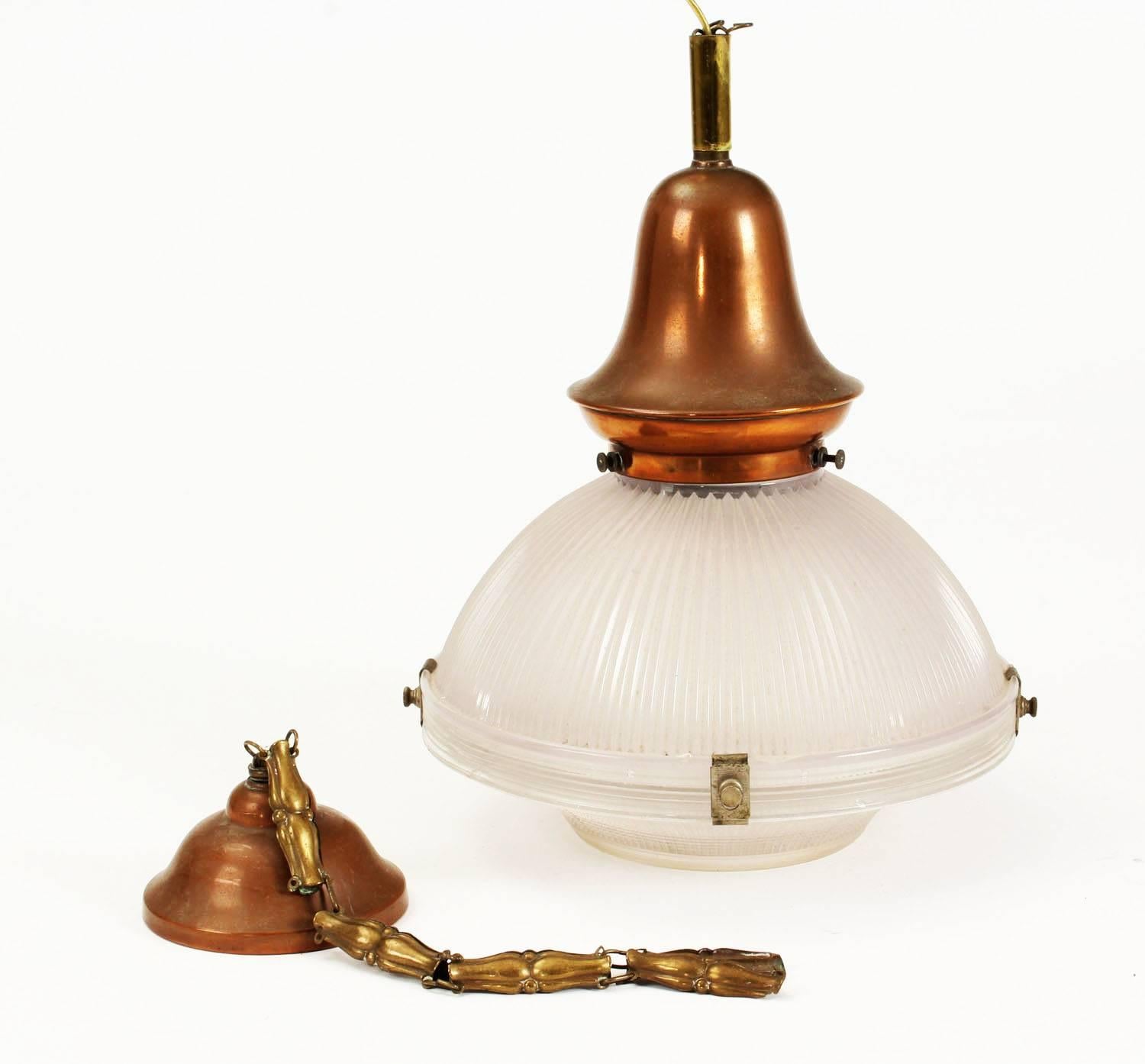 Holophane Pendant Lamp from the 1930s In Excellent Condition For Sale In Vienna, AT