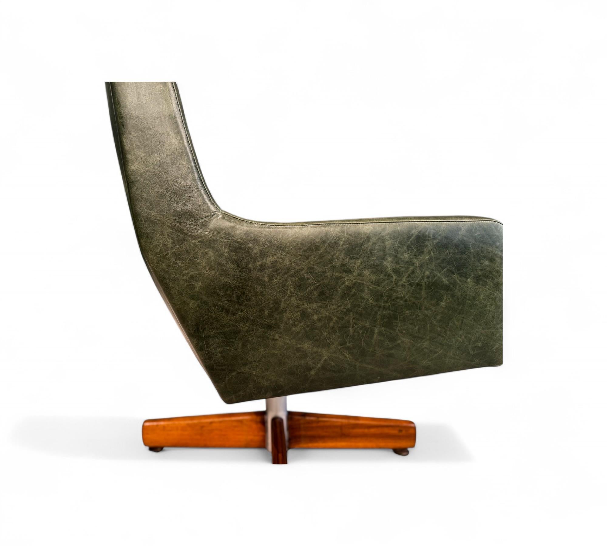 “Holperin” Armchair in Green Leather & Hardwood by Sergio Rodrigues, c. 1962s For Sale 3