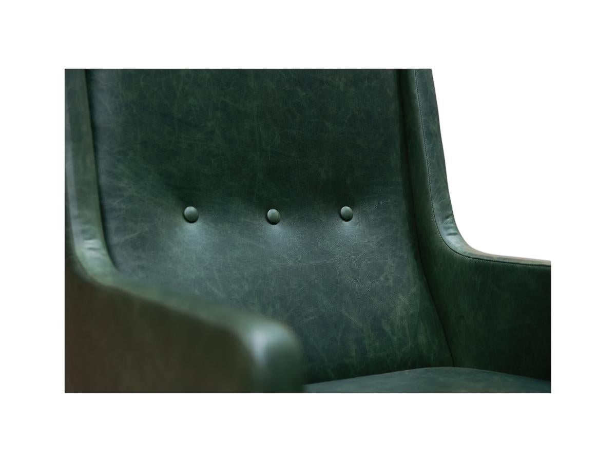 “Holperin” Armchair in Green Leather & Hardwood by Sergio Rodrigues, c. 1962s In Good Condition For Sale In New York, NY