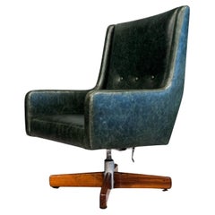 “Holperin” Armchair in Green Leather & Hardwood by Sergio Rodrigues, c. 1962s