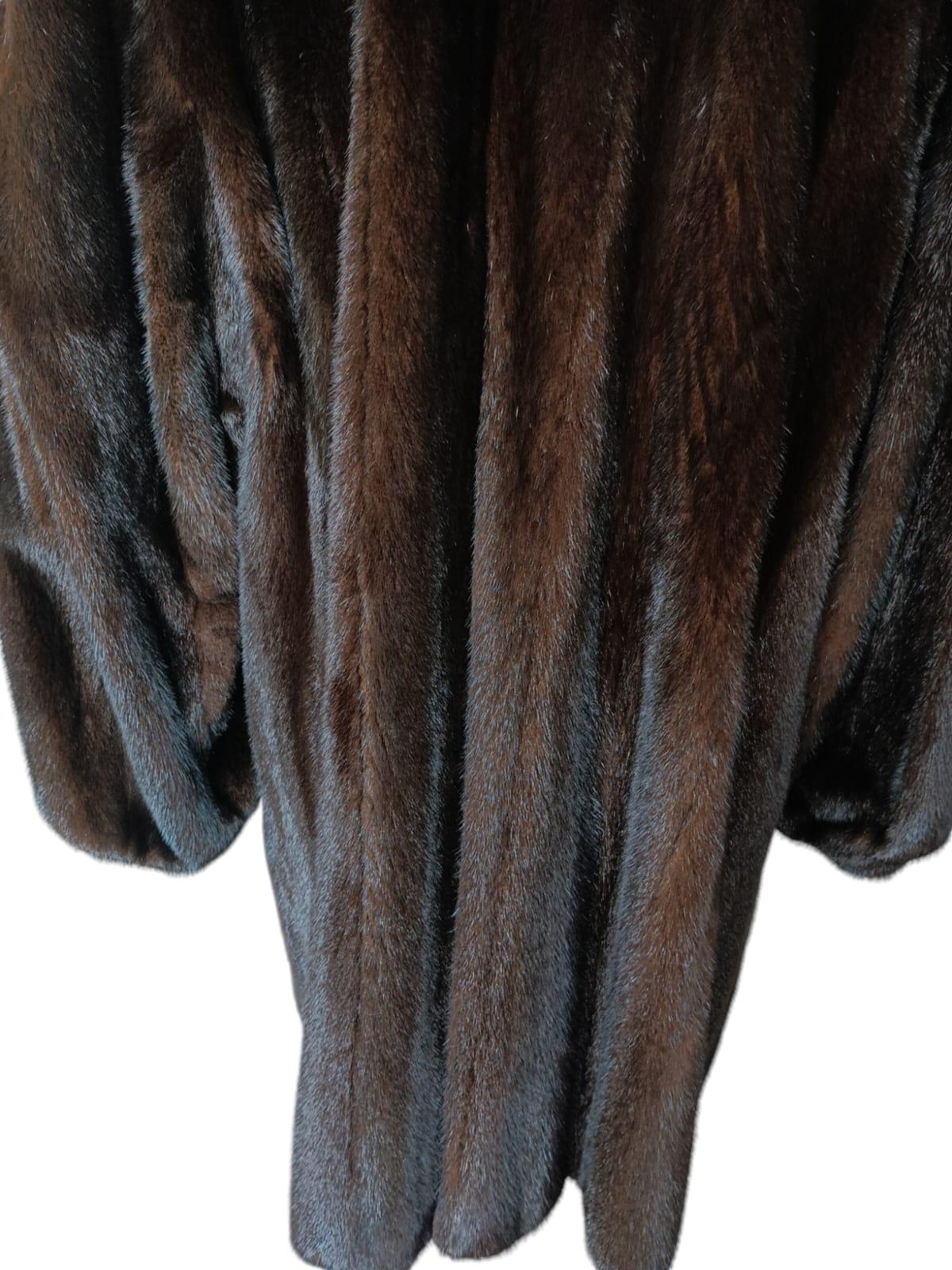Holt Renfrew Mink Fur Coat (Size 14-L) For Sale 5