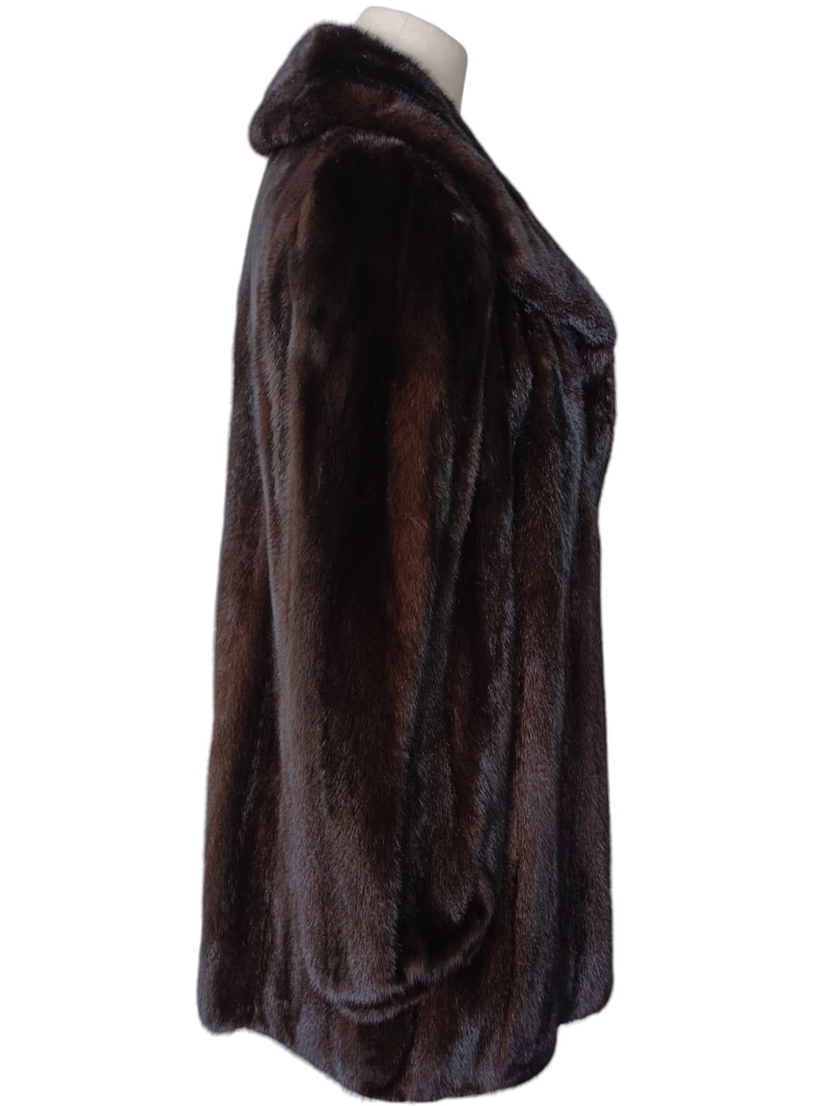 Women's Holt Renfrew Mink Fur Coat (Size 14-L) For Sale