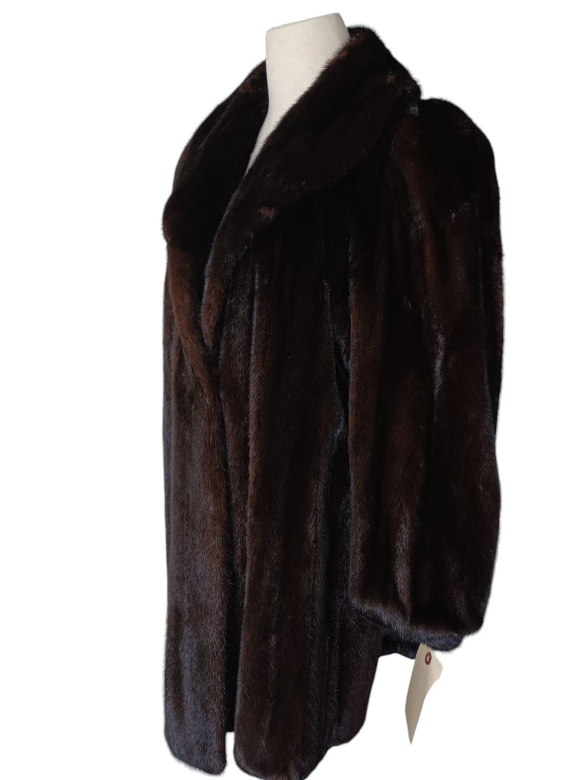 Holt Renfrew Mink Fur Coat (Size 14-L) For Sale 4