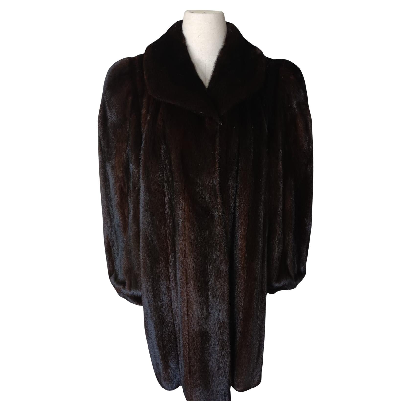 Holt Renfrew Mink Fur Coat (Size 14-L) For Sale